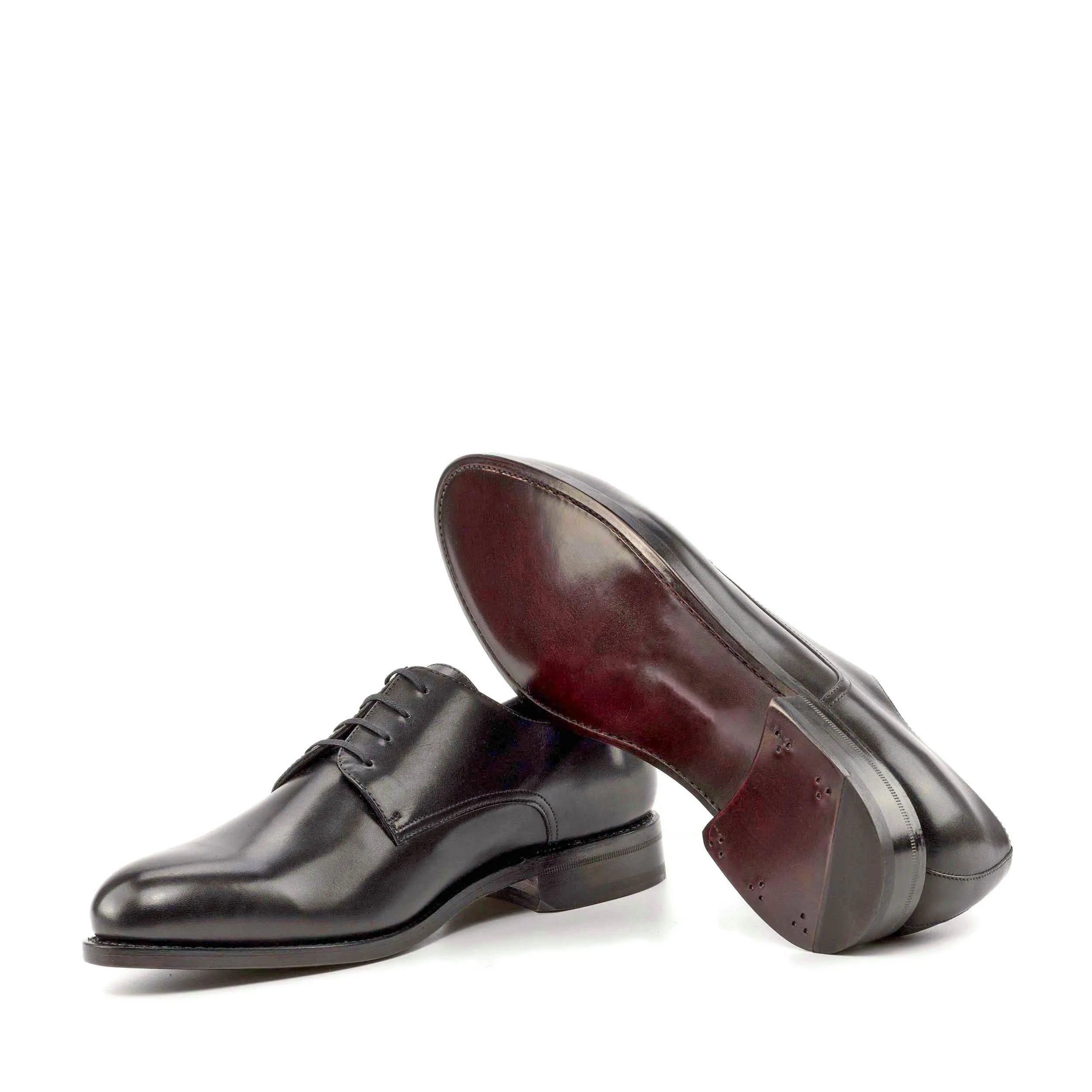 Pair of 5980 Derby Shoes in black calf leather, elegant luxury bespoke shoes for men