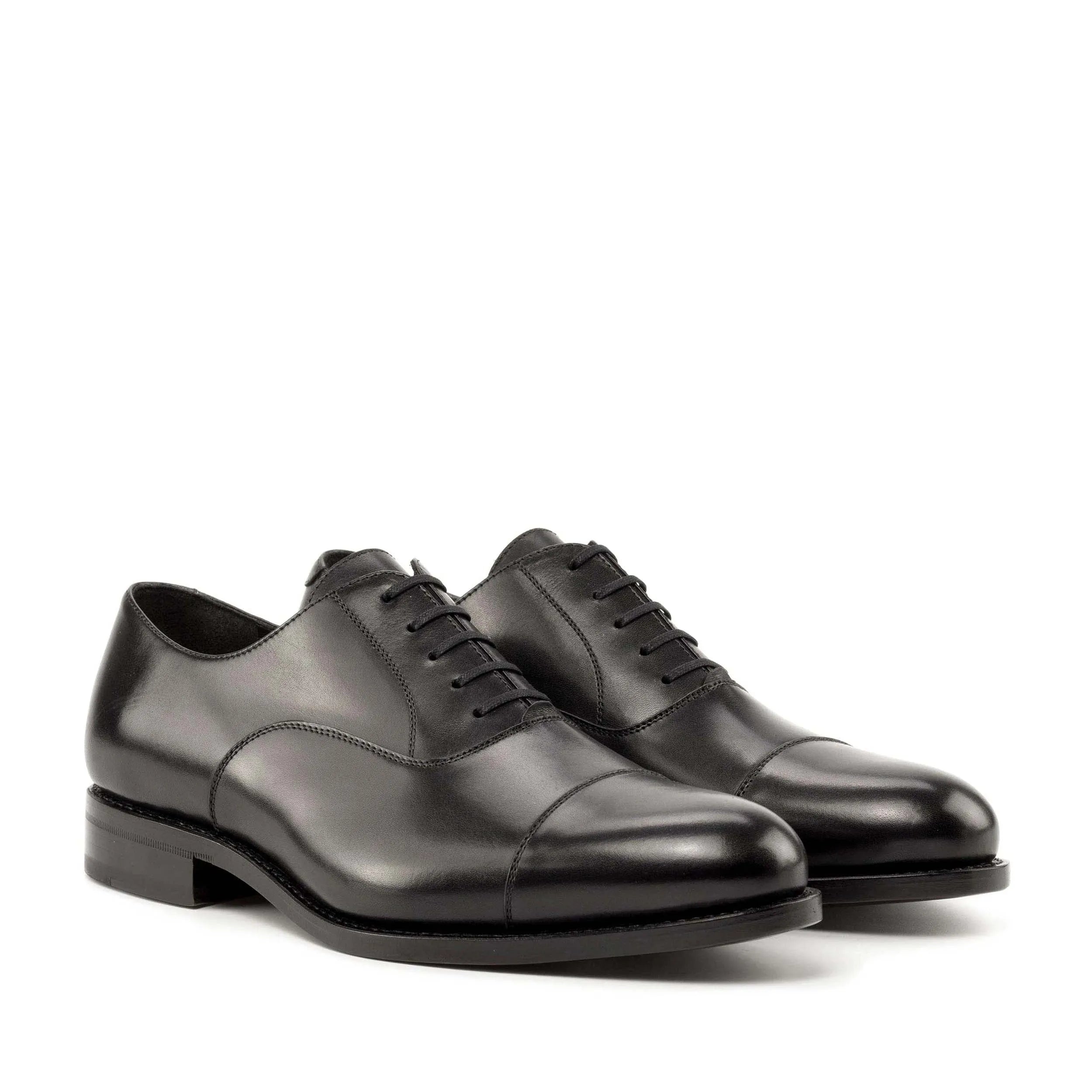 Pair of black leather Ales Oxford shoes II perfect for formal occasions and fast lane style
