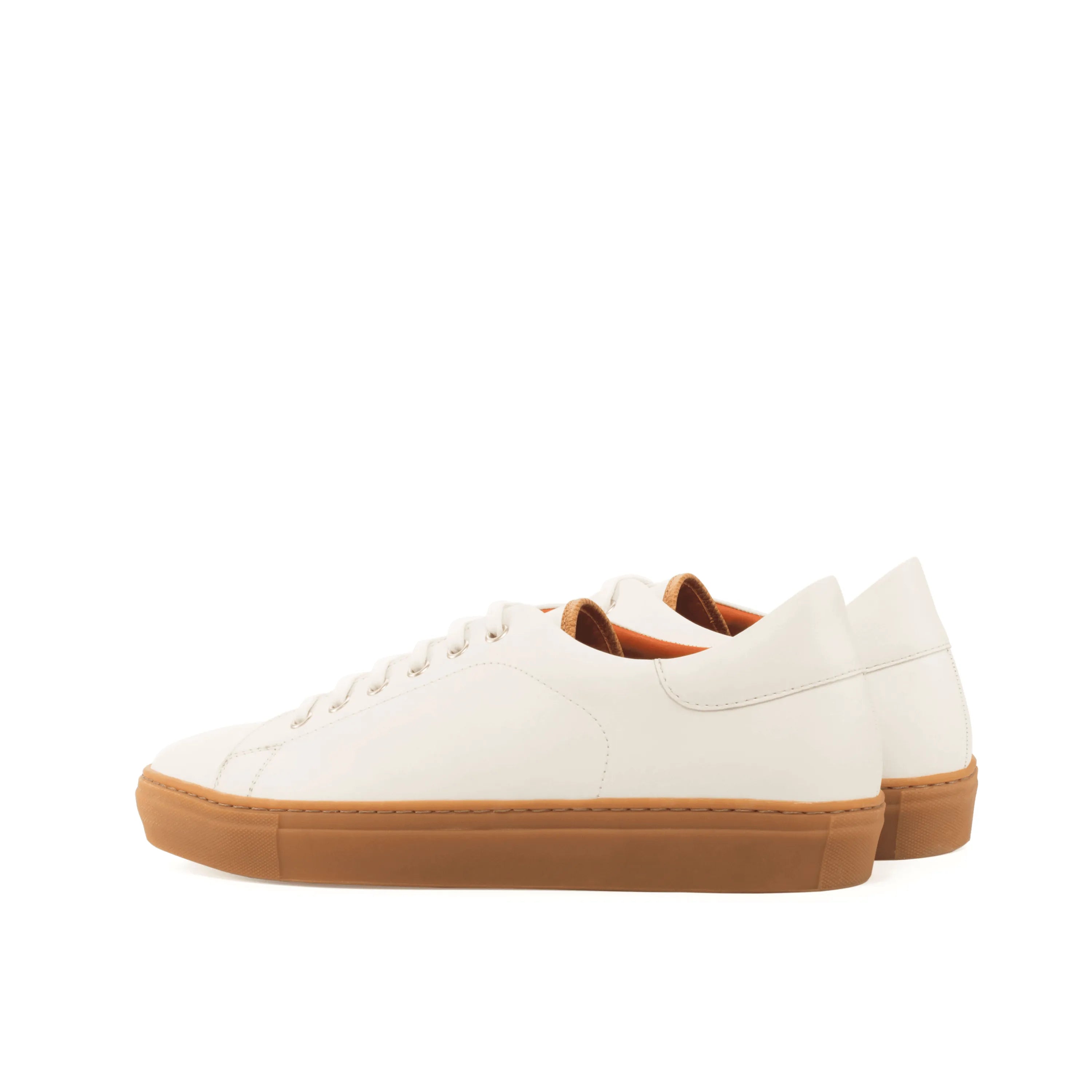 White leather Alon Trainer Sneaker II with brown soles, ideal for stylish casual wear