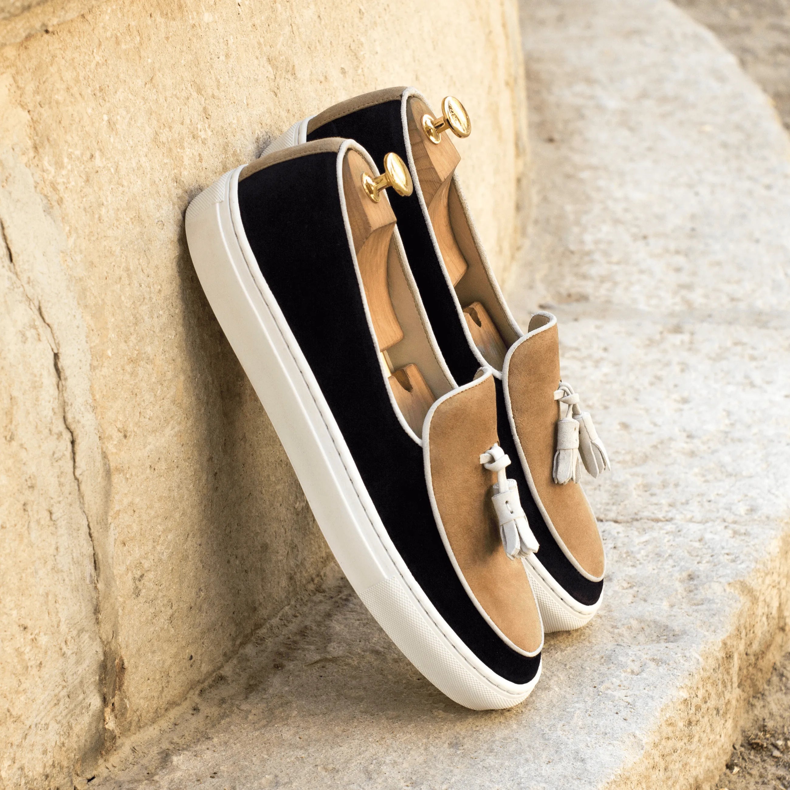 Two-tone suede Belgian loafers with shoe trees from Antigo Belgian Sneaker II collection