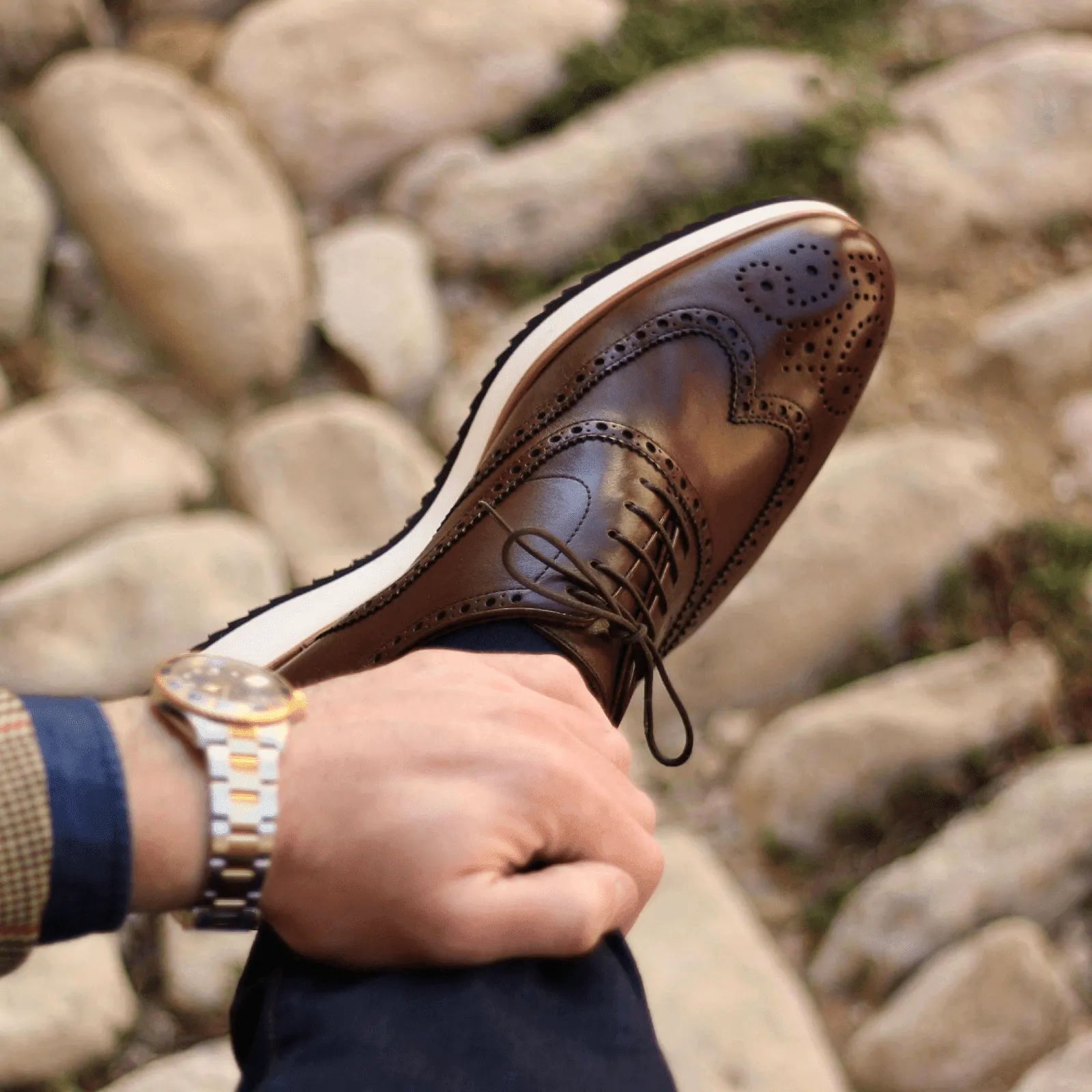 Brown leather Bourdin full brogue shoes II with rounded toe
