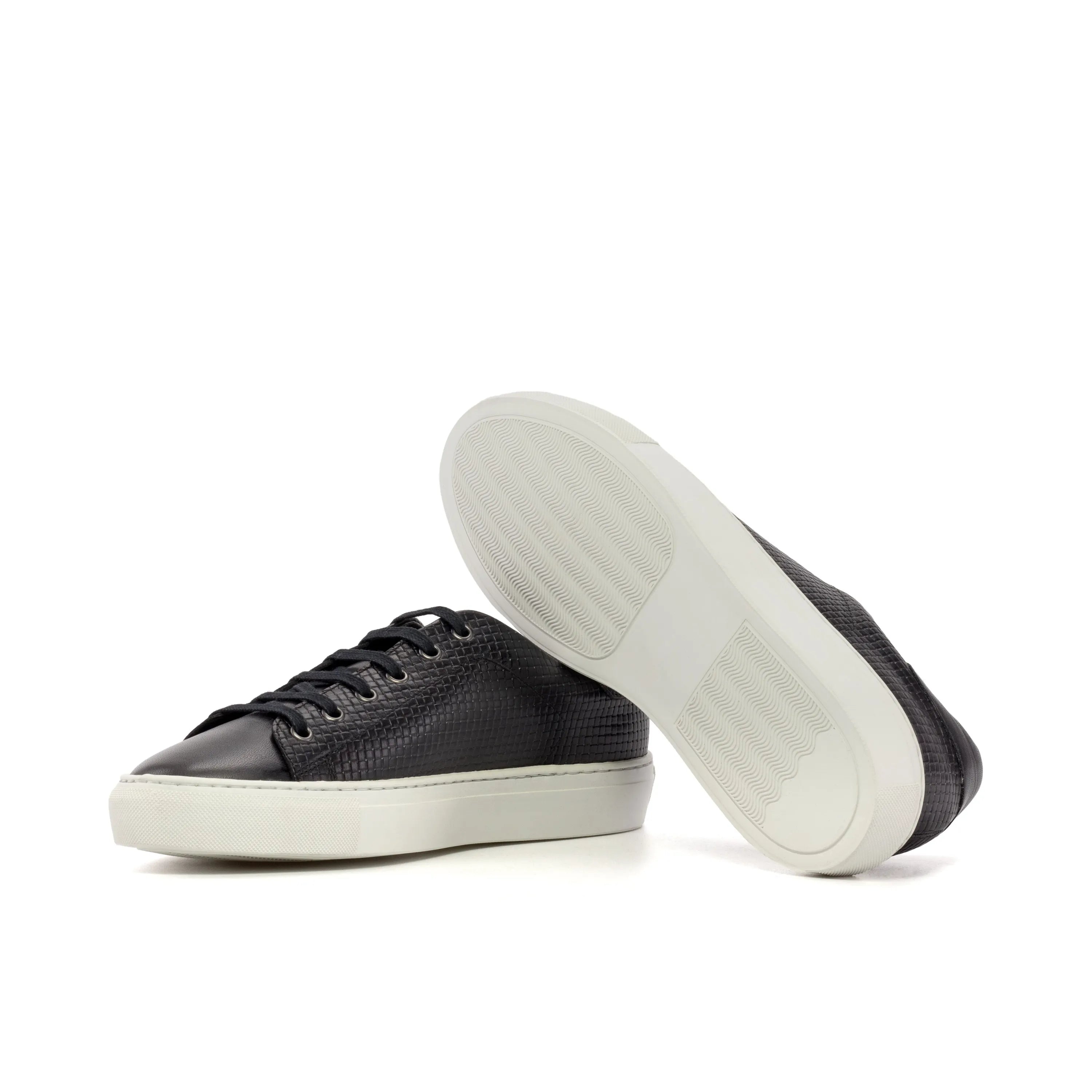 Black leather CapaTwo Trainer Sneaker II with stylish white soles for versatile fashion