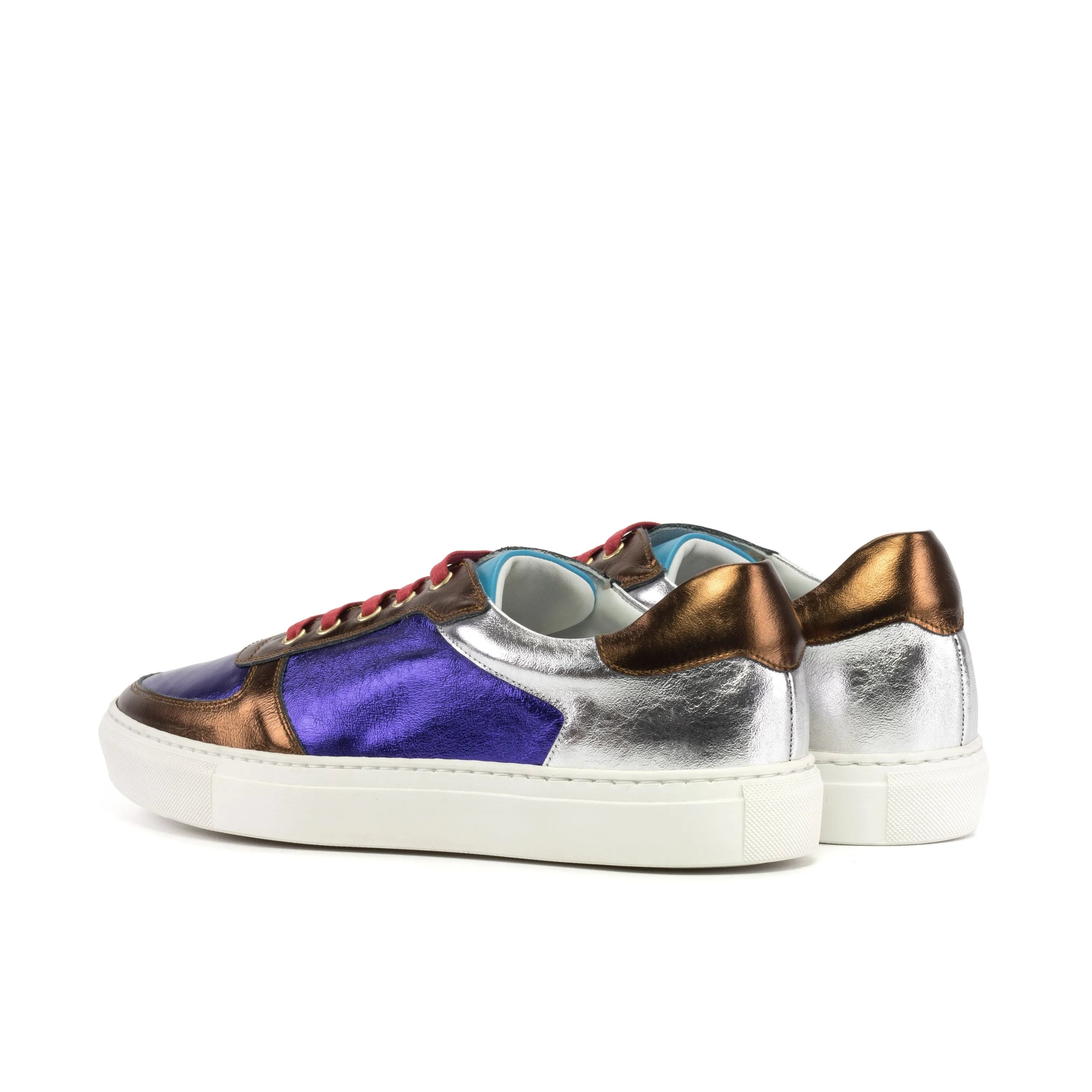 Colorful Carbon Low Top Sneaker II crafted from metallic Italian leather