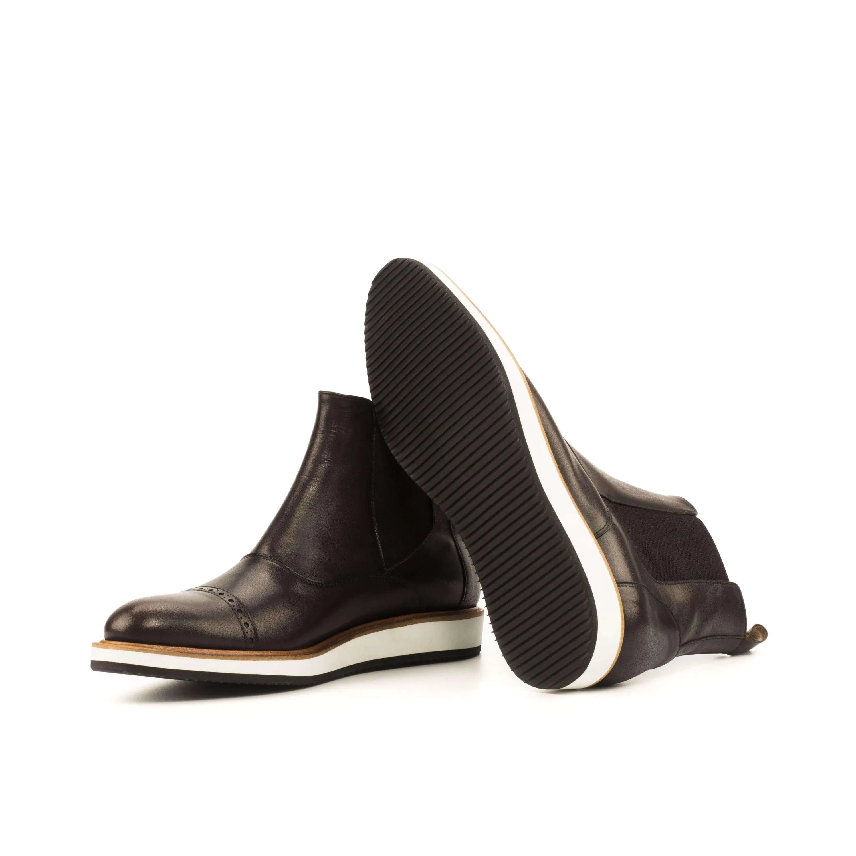 Brown leather Choovio Chelsea Boots II showcasing stylish and modern Chelsea boots design