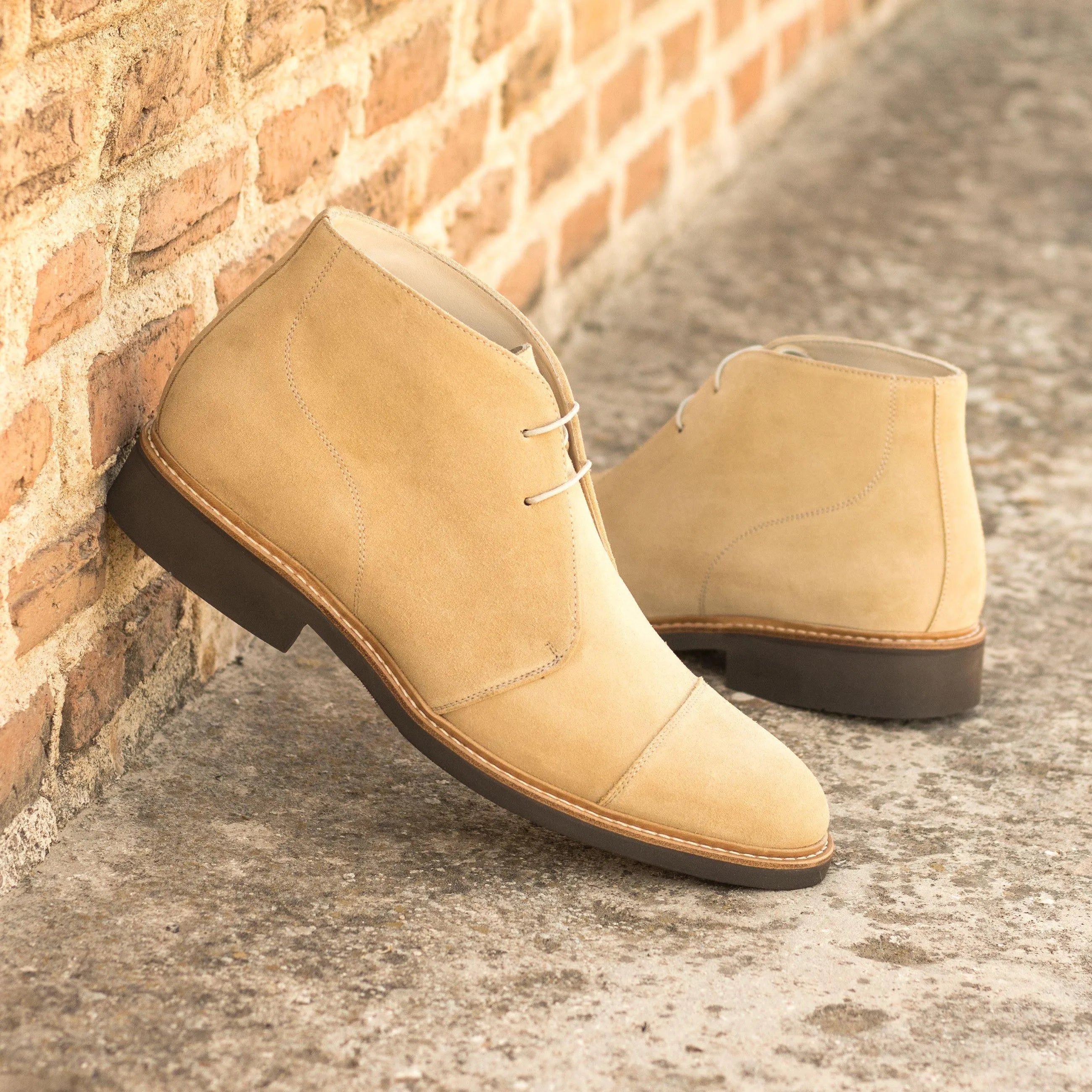 Tan suede Dandy Chukka Boots II, stylish and versatile chukka boots for any occasion