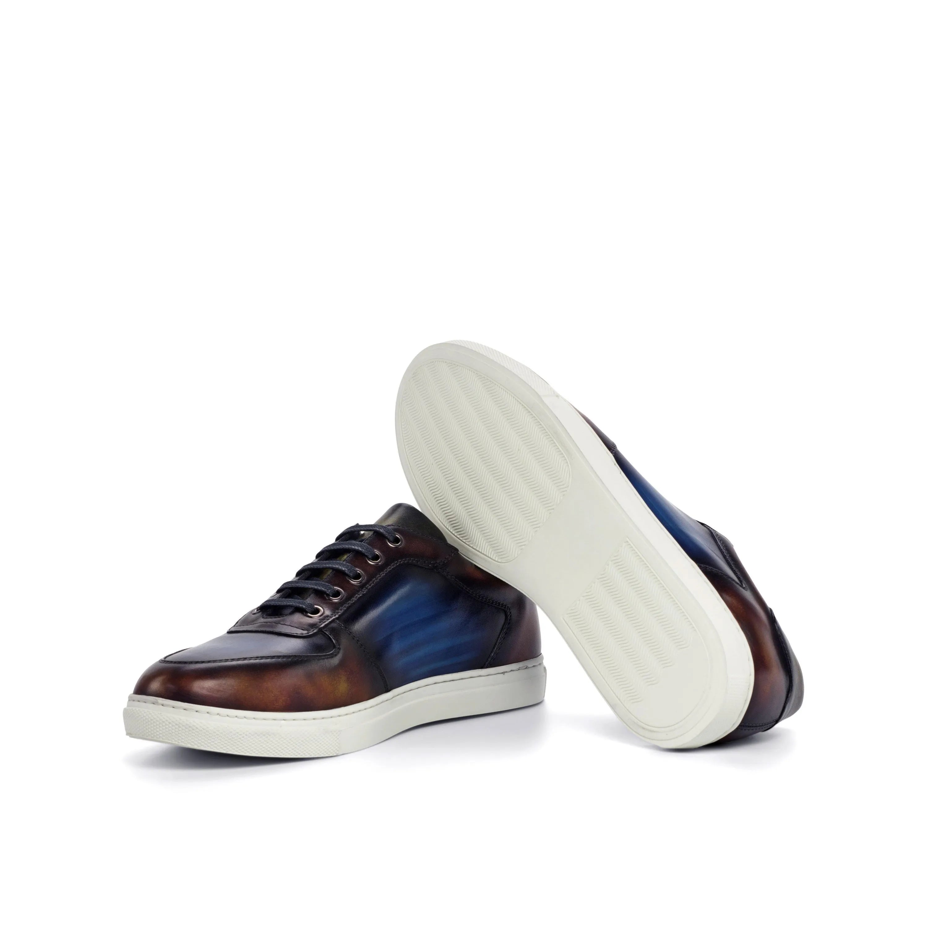 Leather Deen Patina Low Top Sneaker II showcasing stylish design and comfort