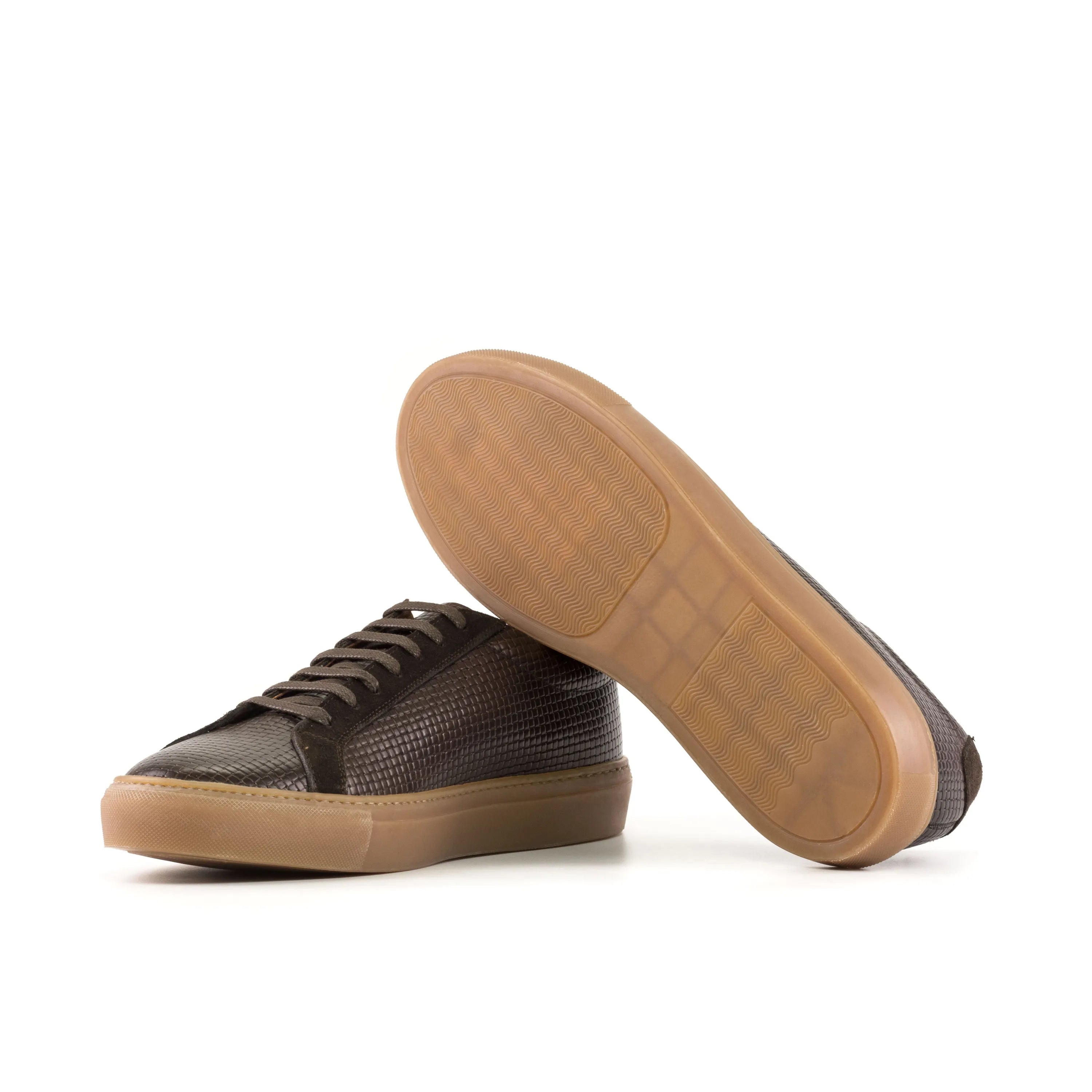 Brown leather Durandruan low kick sneakers with gum soles in dark brown