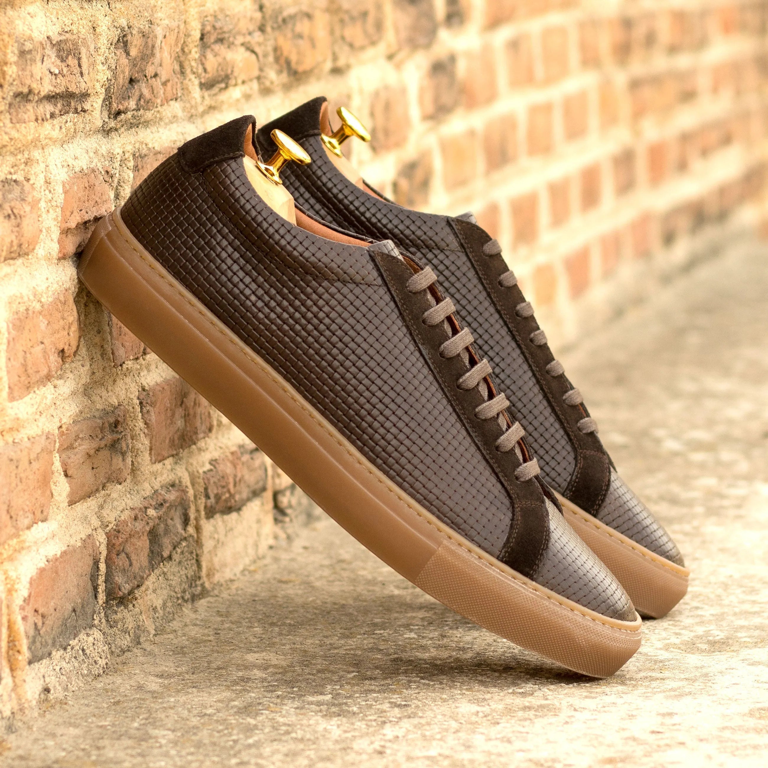 Brown leather DuranDruan low kick sneaker showcasing a stylish dark brown design