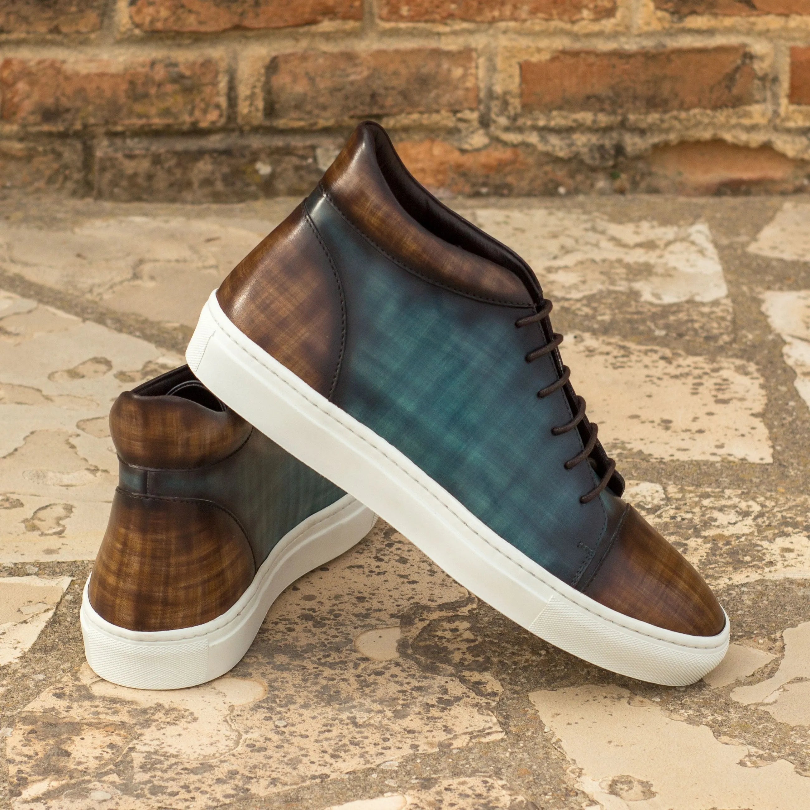 Two-toned leather high-top sneakers in Elano Patina style for a stylish look