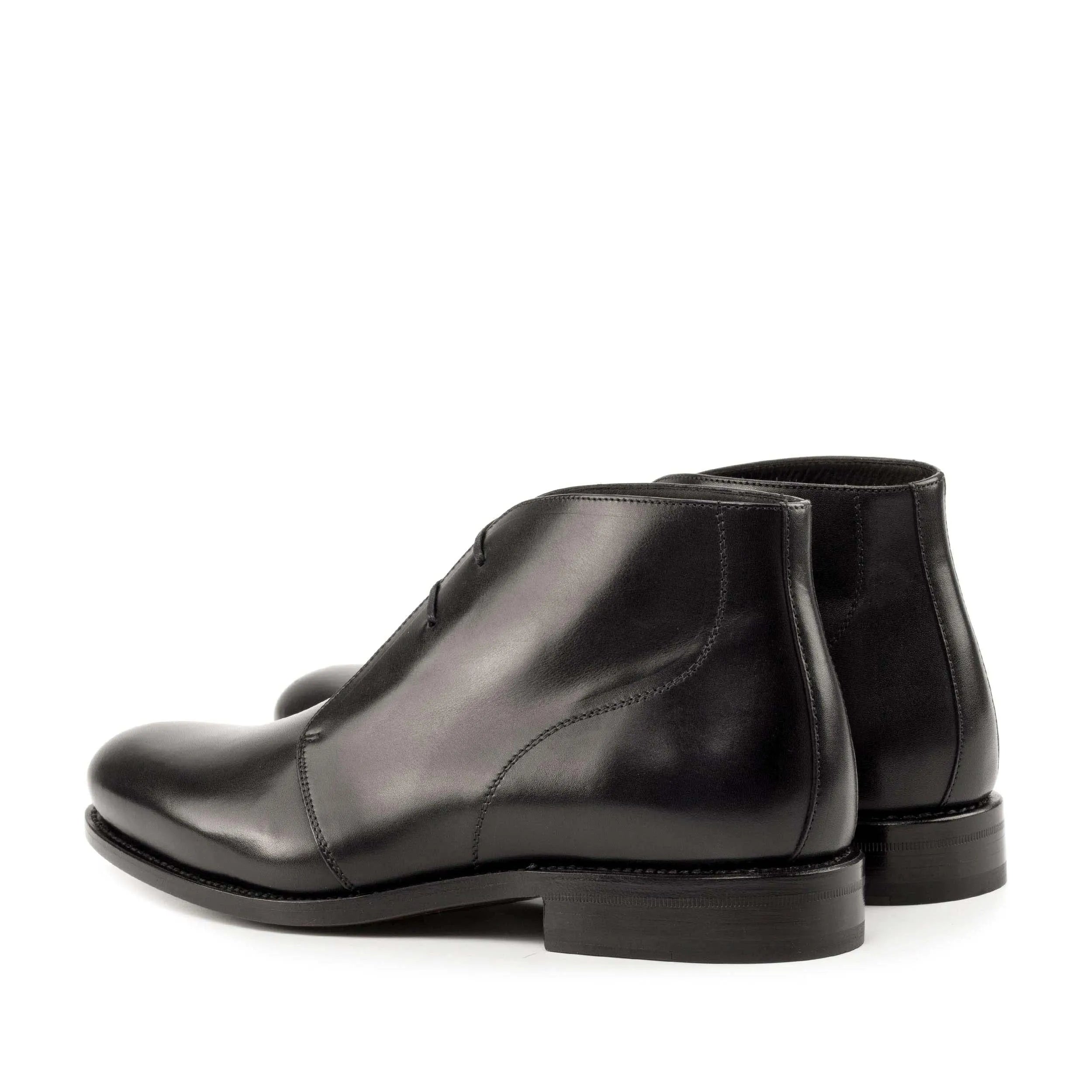 Black leather Filmar Chukka boots showcasing style and comfort for the fast lane