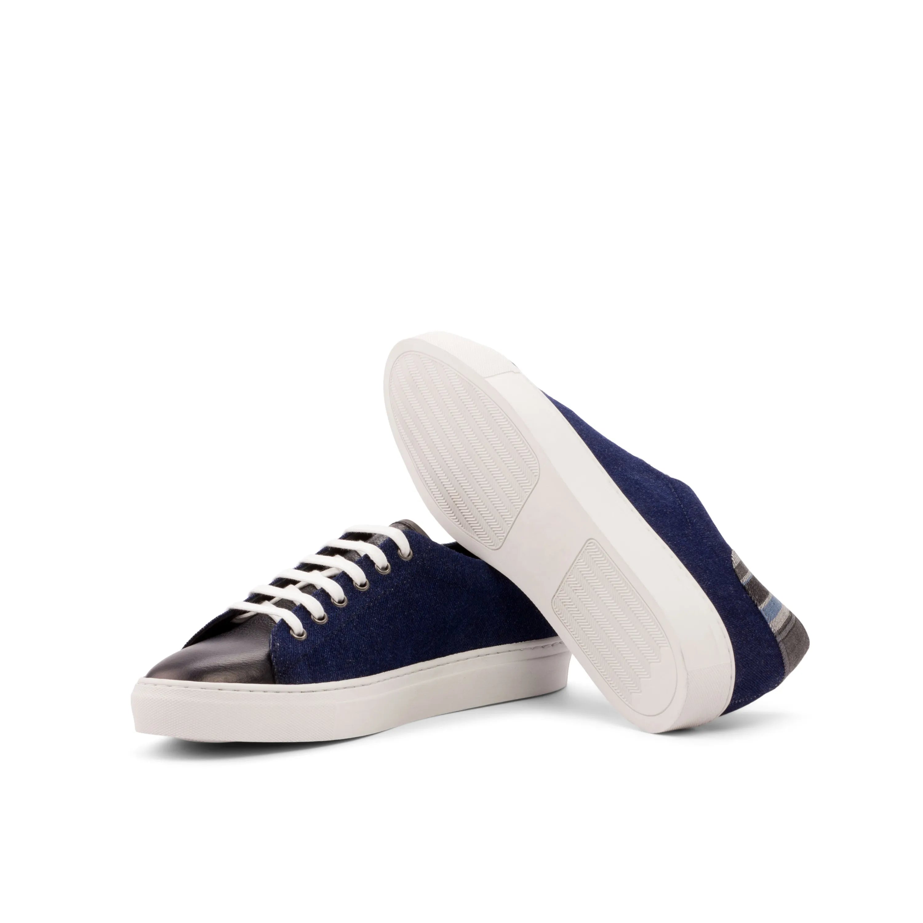 Navy and black Ioway Trainer Sneakers showcasing modern athletic design and comfort