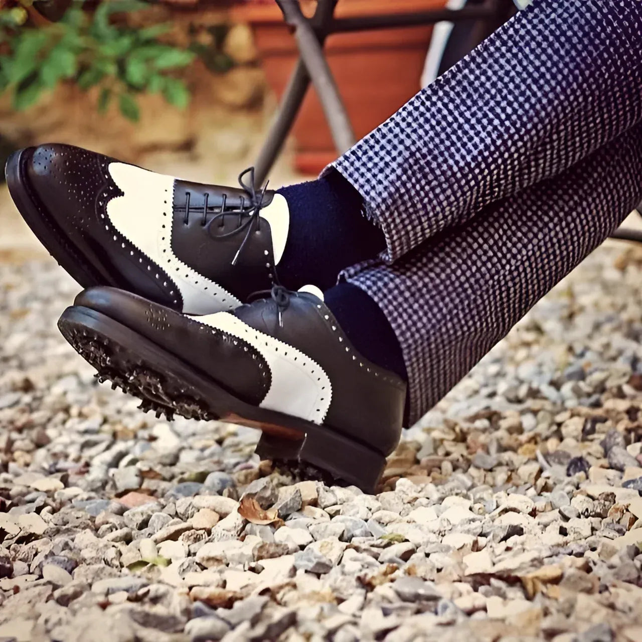 Two-tone Jim Full Brogue Golf Shoes II with box calf and rounded toe design