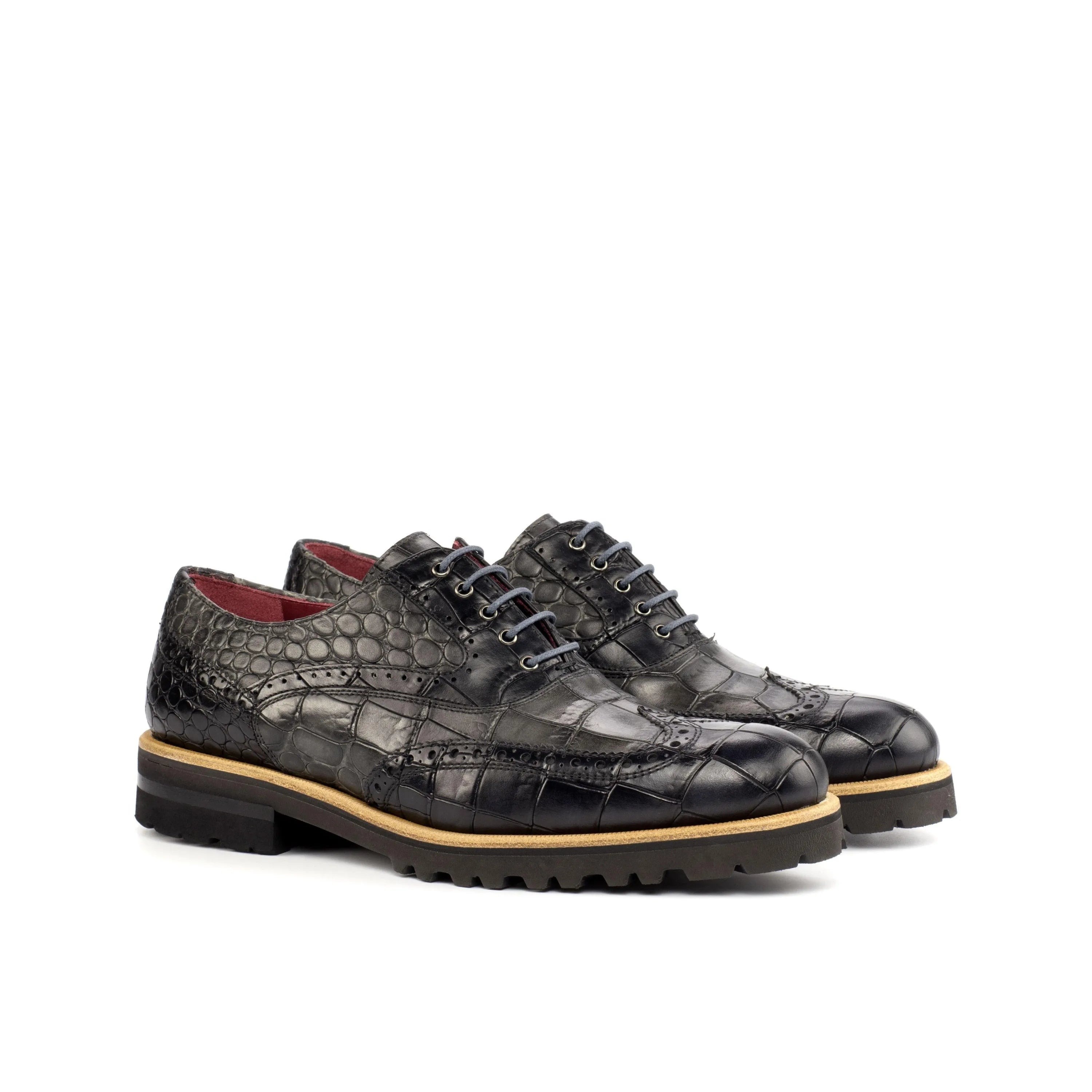 Black crocodile-patterned leather dress shoes from Leima Ladies in embossed calf leather