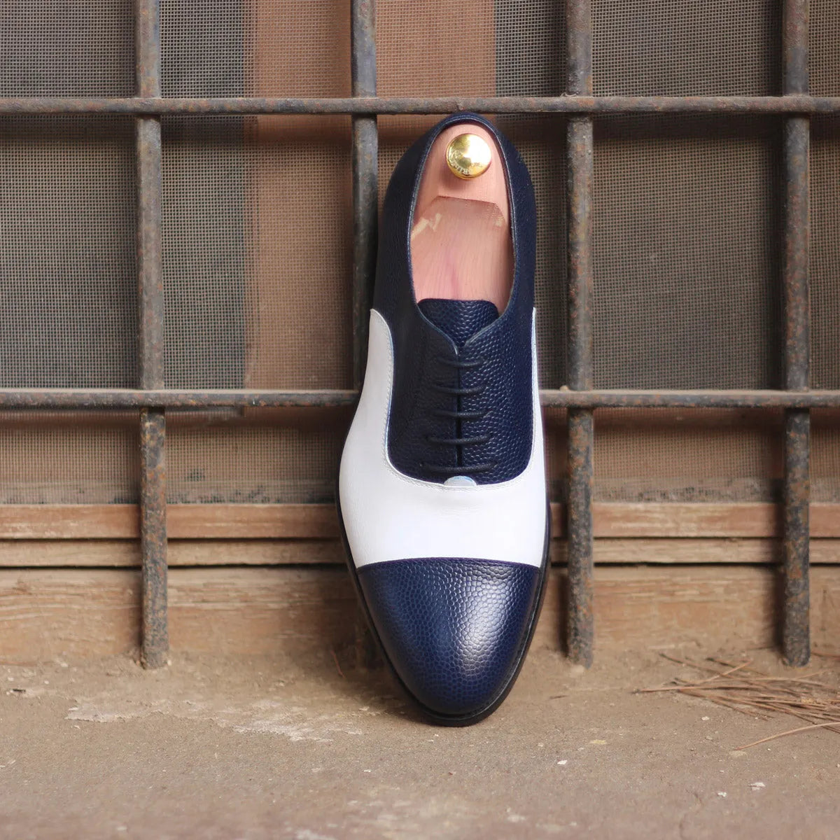 Two-tone leather LongRange Oxford golf shoes II for stylish performance on the course