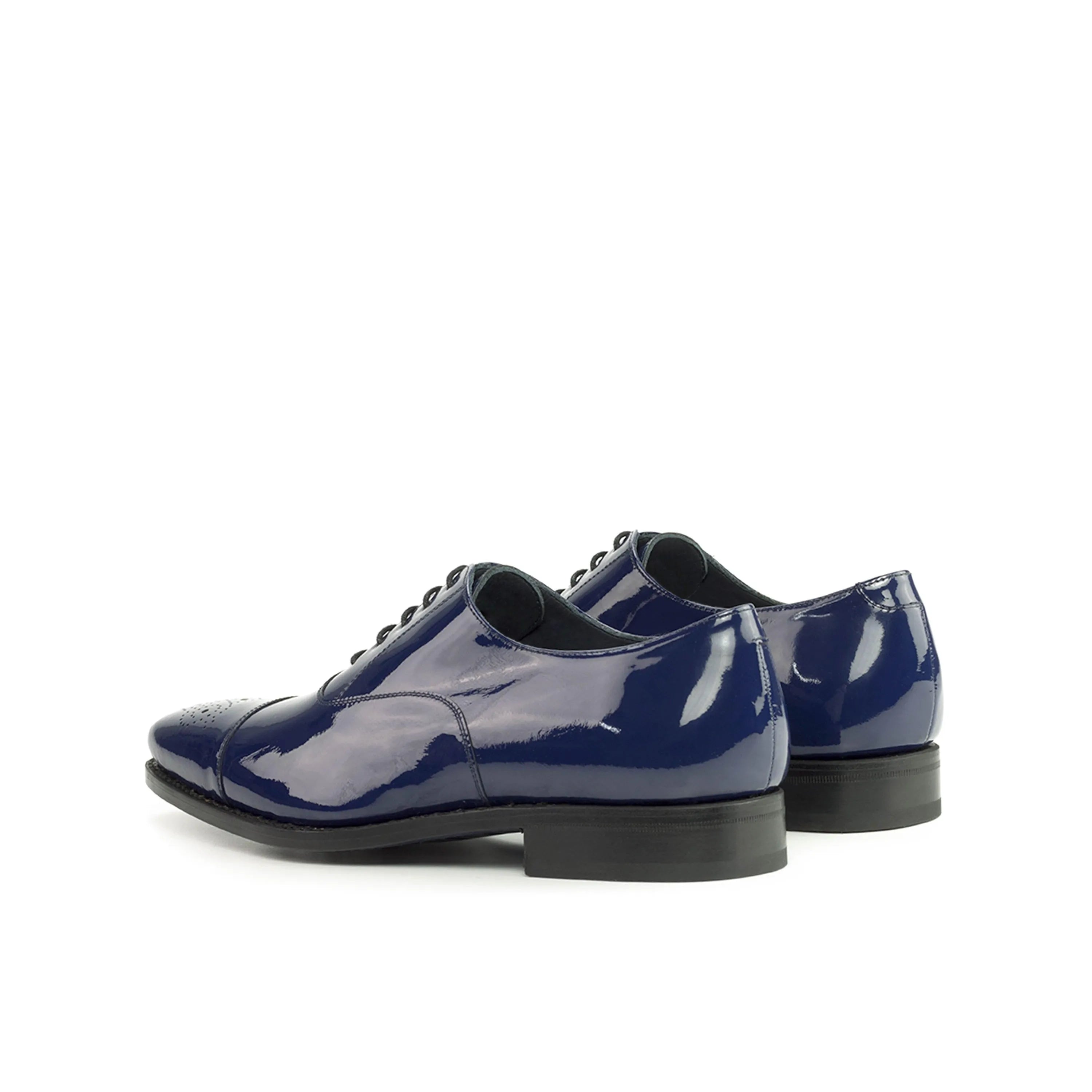 Shiny blue Lusio Oxford Shoes showcasing elegant craftsmanship and style