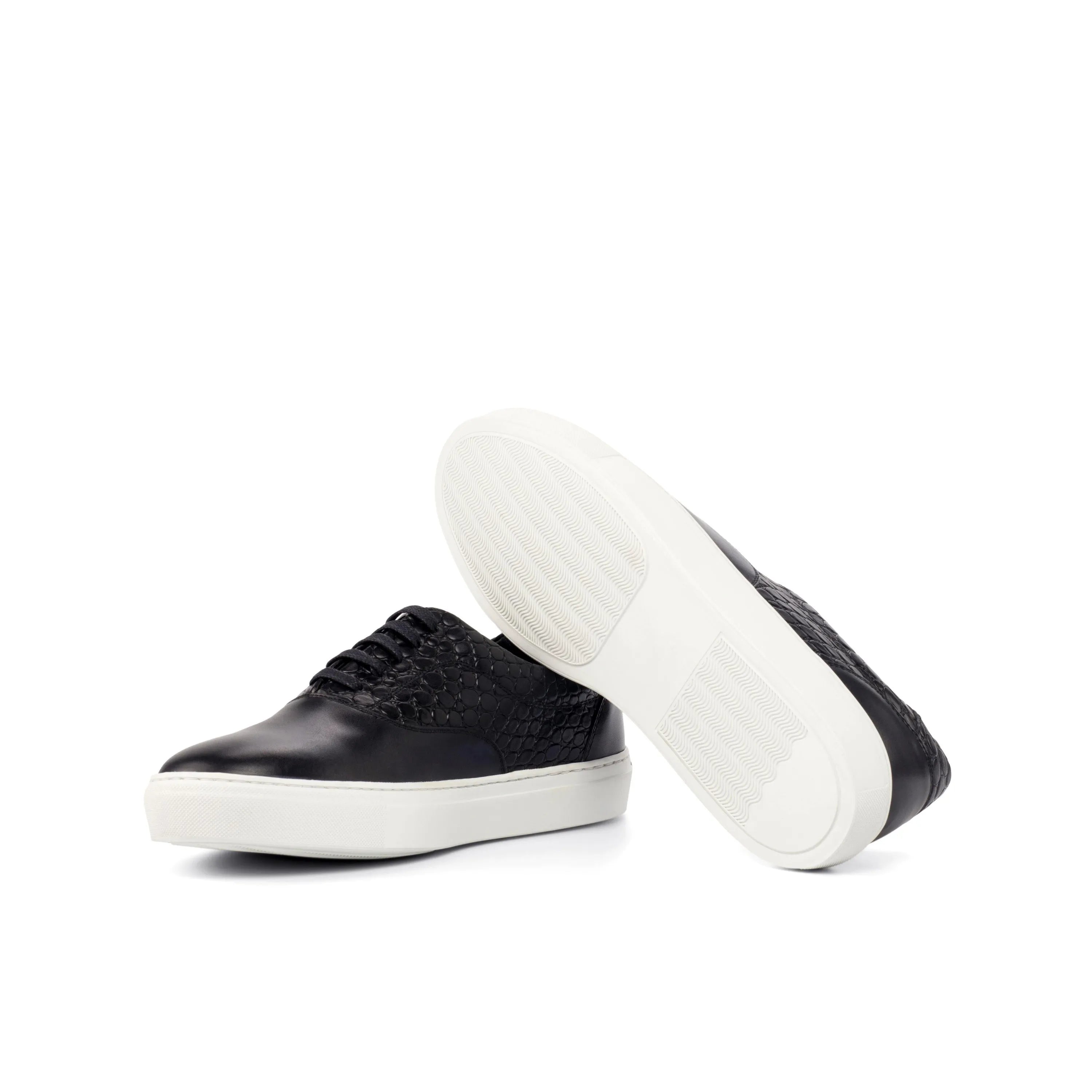 Black leather Mady Top Sider Sneaker featuring white cupsole for a stylish look