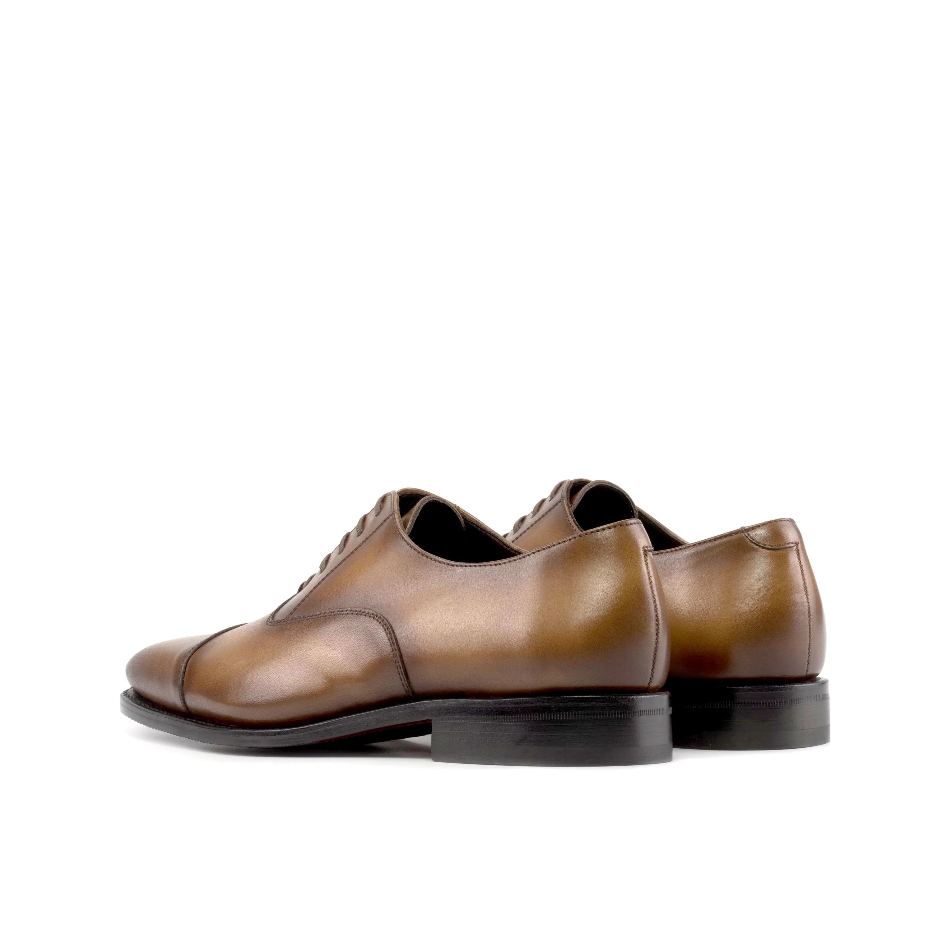 Brown leather Onyx Oxford Shoes elegantly designed for a sophisticated look in the fast lane