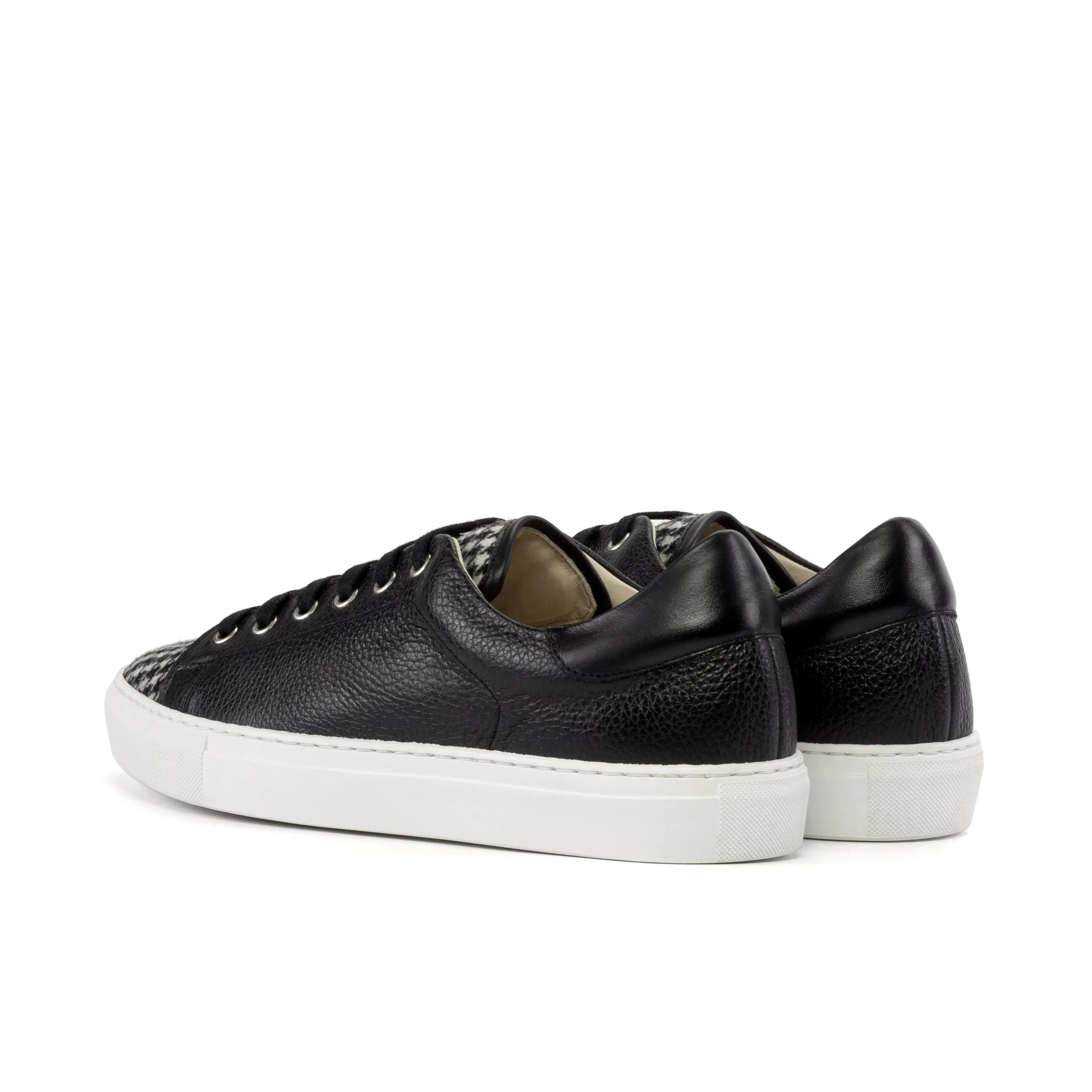 Black leather Polando Trainer Sneaker with white soles for stylish comfort