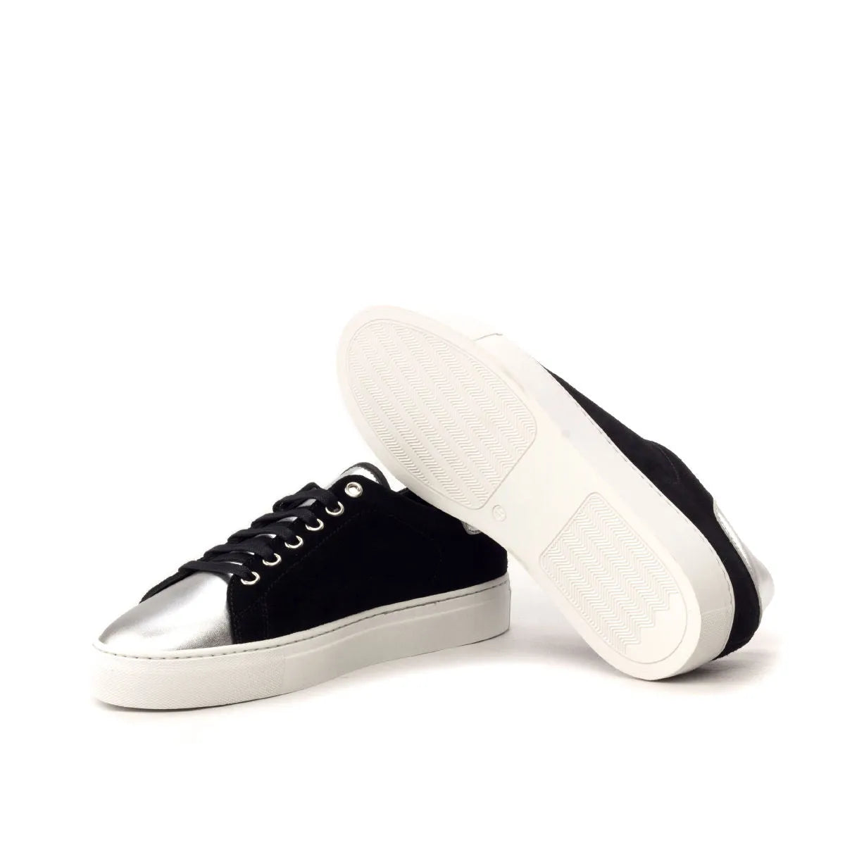 Black and silver Raulond Trainer Sneaker for stylish and comfortable footwear