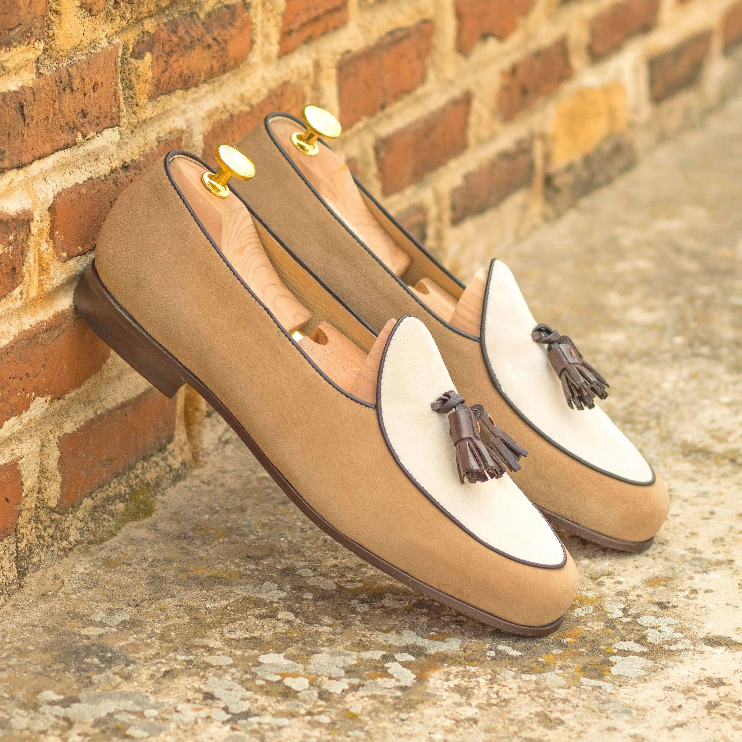 Two-tone tassel loafers with shoe trees, featuring Teatro Belgian Slipper design