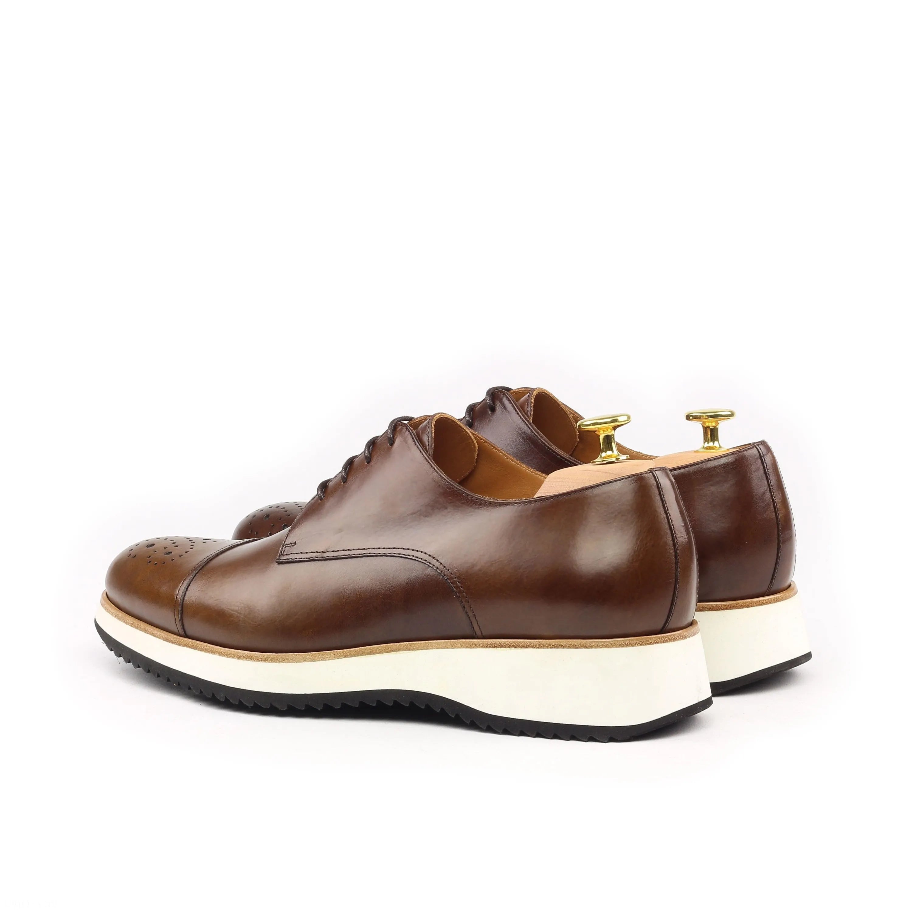 Brown leather Testino Derby shoes featuring a stylish derby split toe design