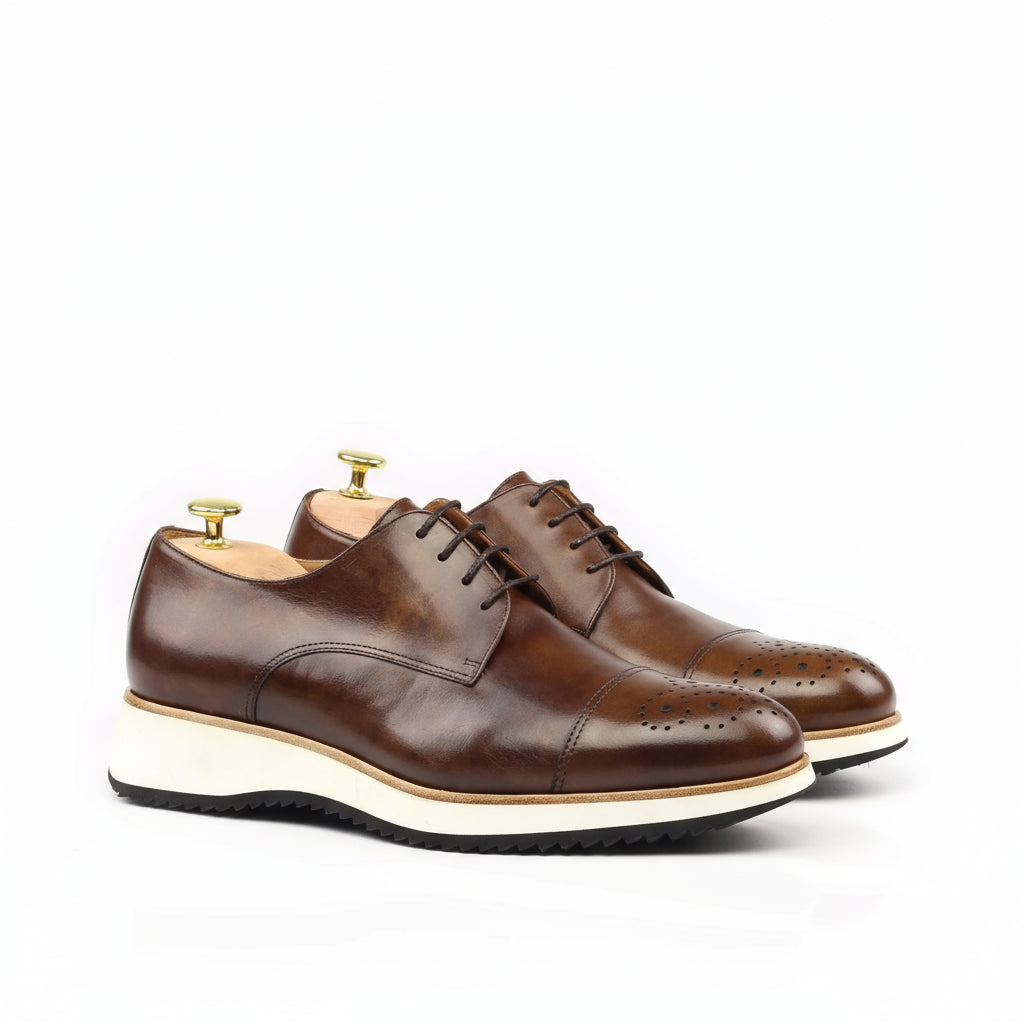 Brown leather Testino Derby shoes with white soles featuring a derby split toe design