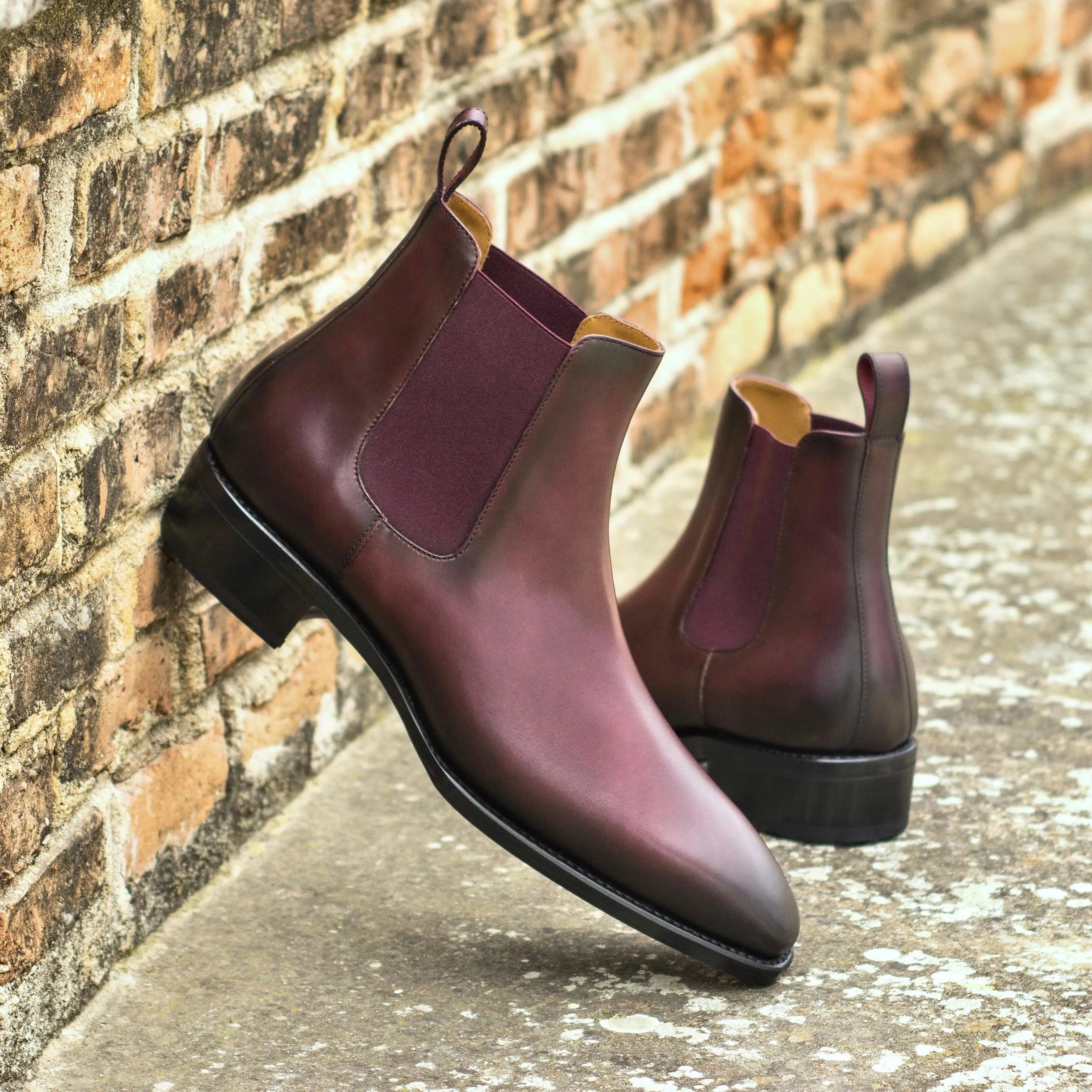 Burgundy leather Truman Chelsea Boot II, stylish and versatile Chelsea boot design