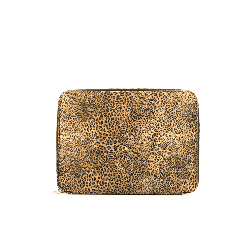 Aloia document holder - Premium Luxury Travel from Que Shebley - Shop now at Que Shebley