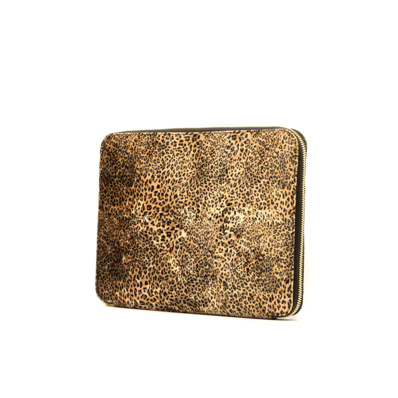 Aloia document holder - Premium Luxury Travel from Que Shebley - Shop now at Que Shebley