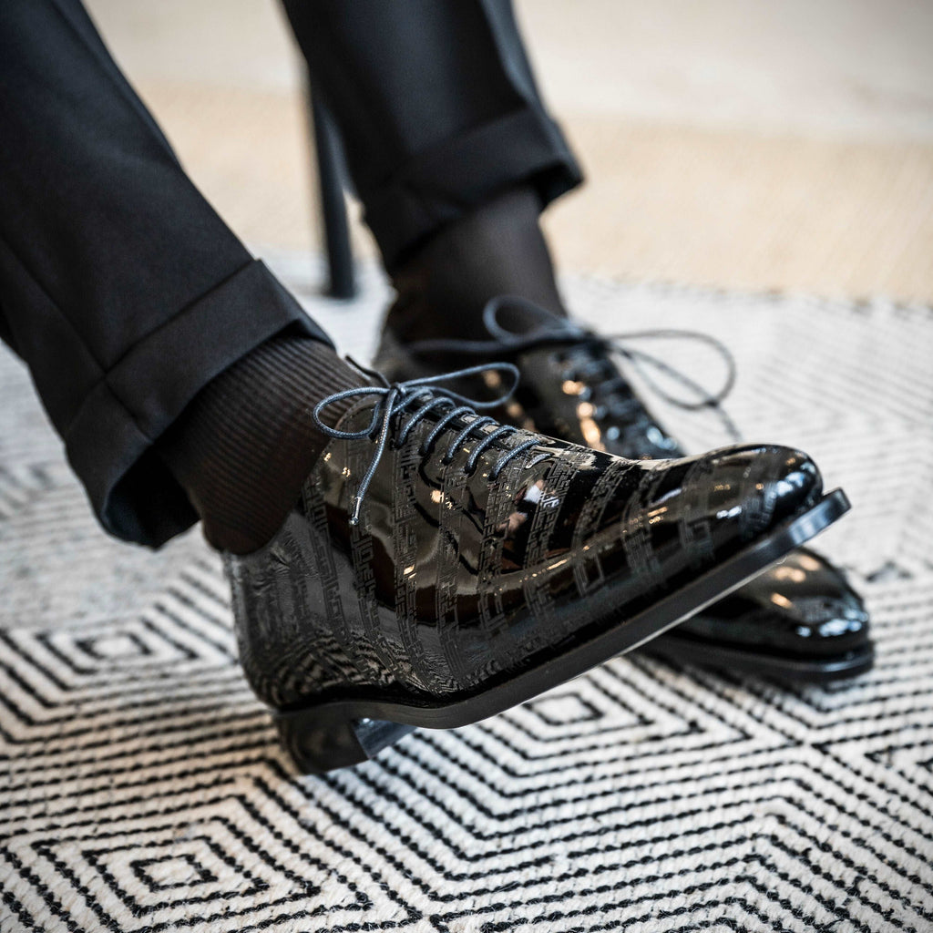Louis Vuitton Men Black Patent Lace-up (US 8)  Louis vuitton shoes, Lace  up, Louis vuitton men
