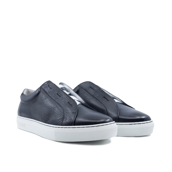 V79 Laceless Sneaker