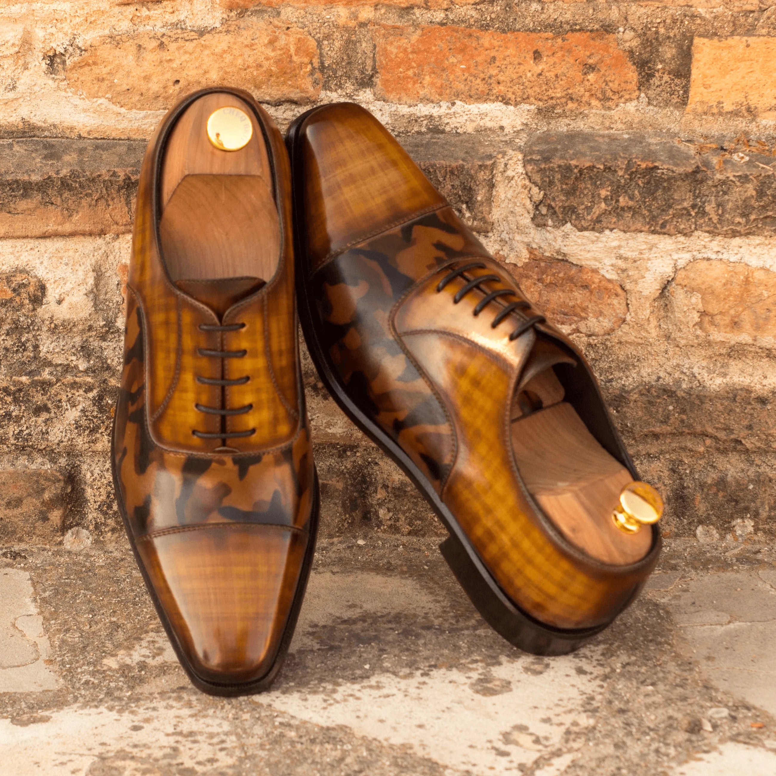 Brown leather Agent Oxford Patina shoes, a stylish choice for formal wear