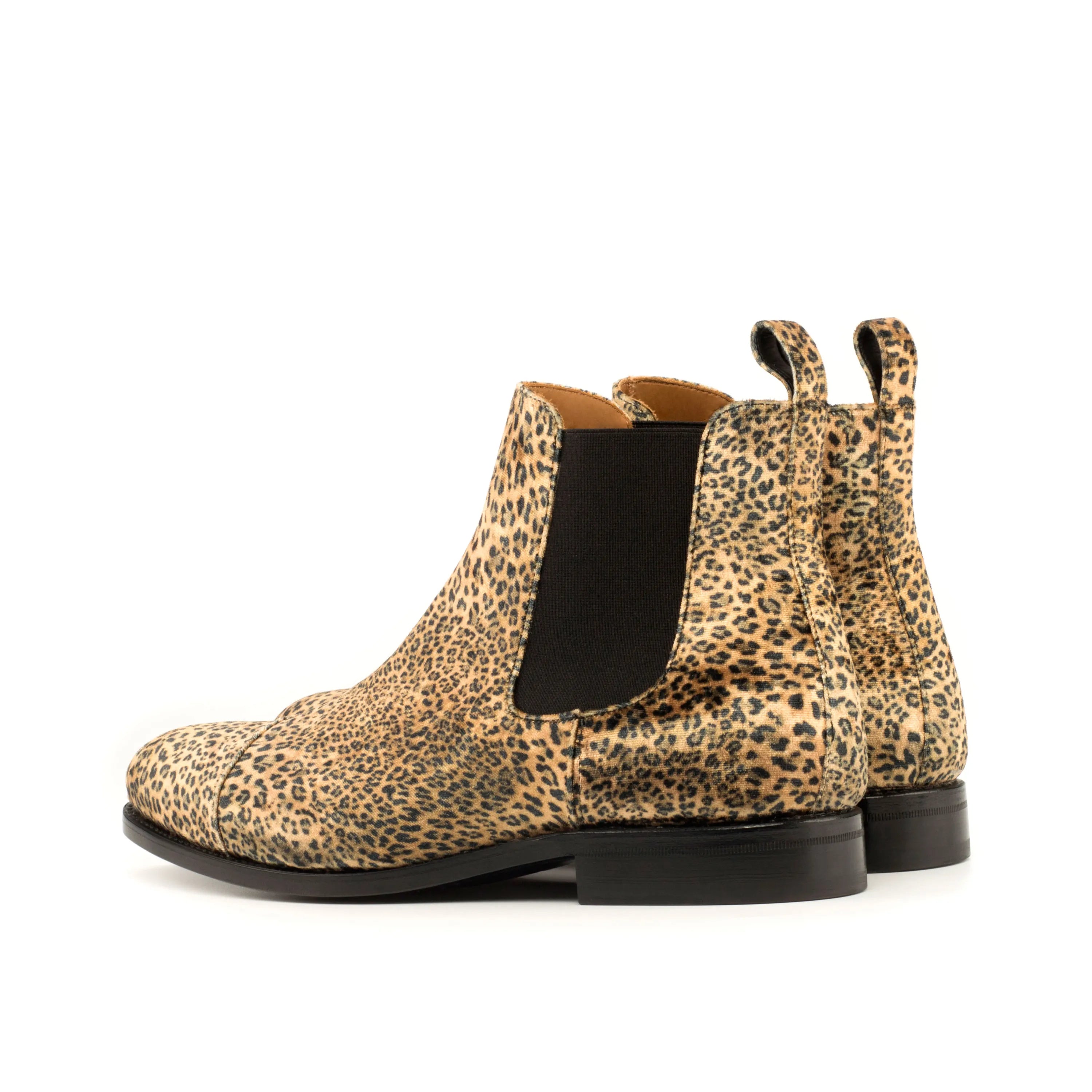 Leopard print Amir Chelsea Boots II, stylish and trendy footwear for any occasion