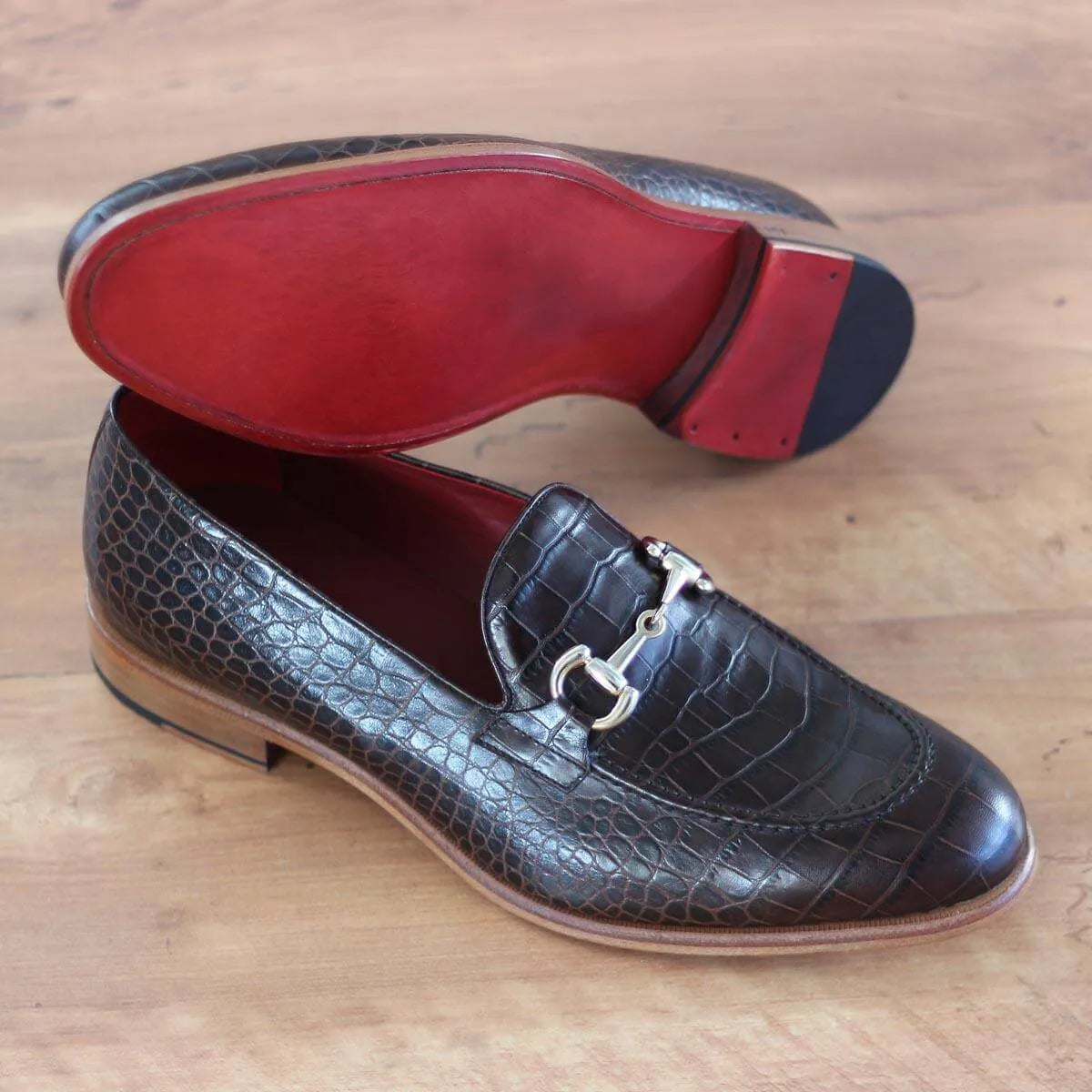 Crocodile-patterned leather Andre Loafers with red soles, luxury bespoke shoes for men