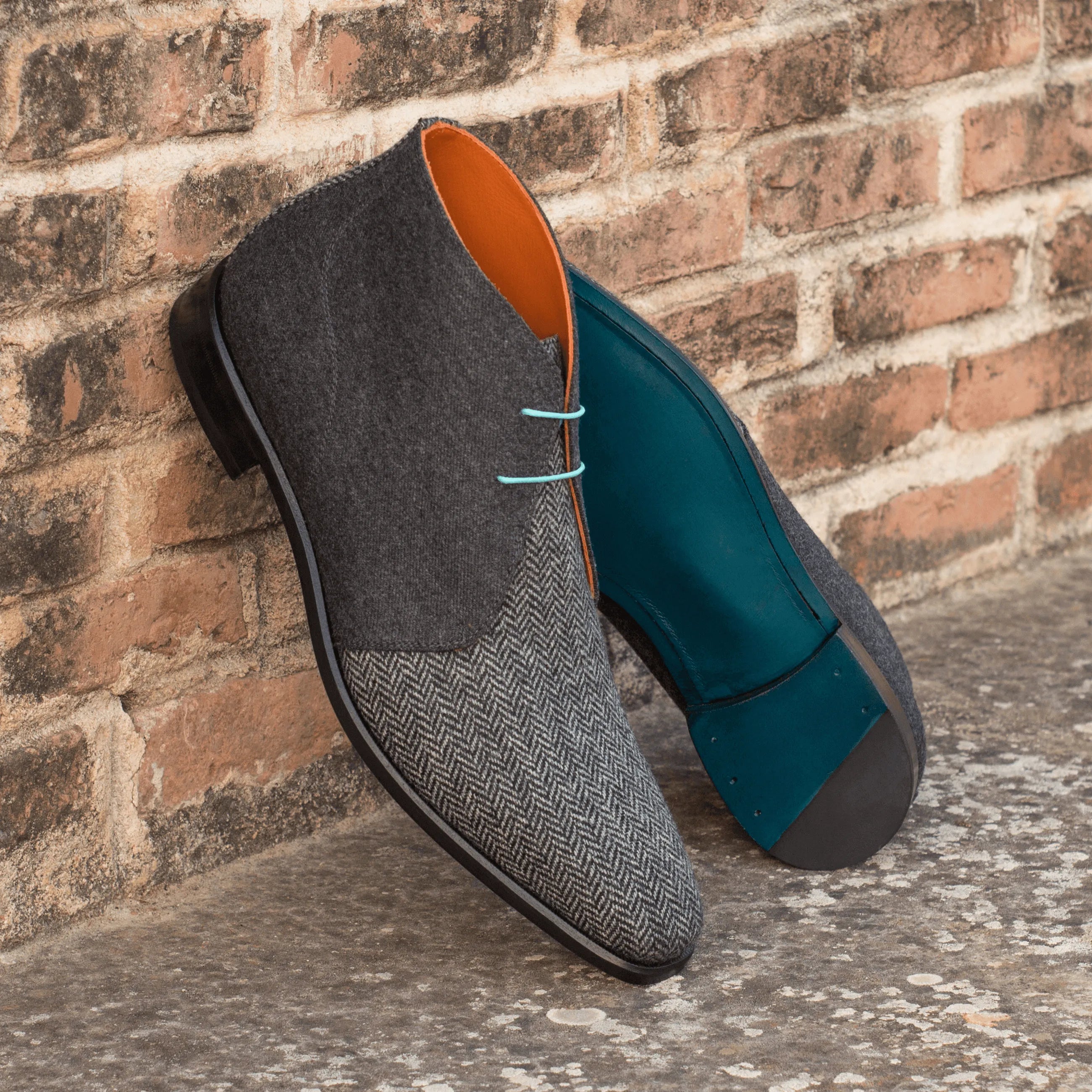 Gray herringbone and felt Anthelym Chukka boots II, perfect for stylish comfort