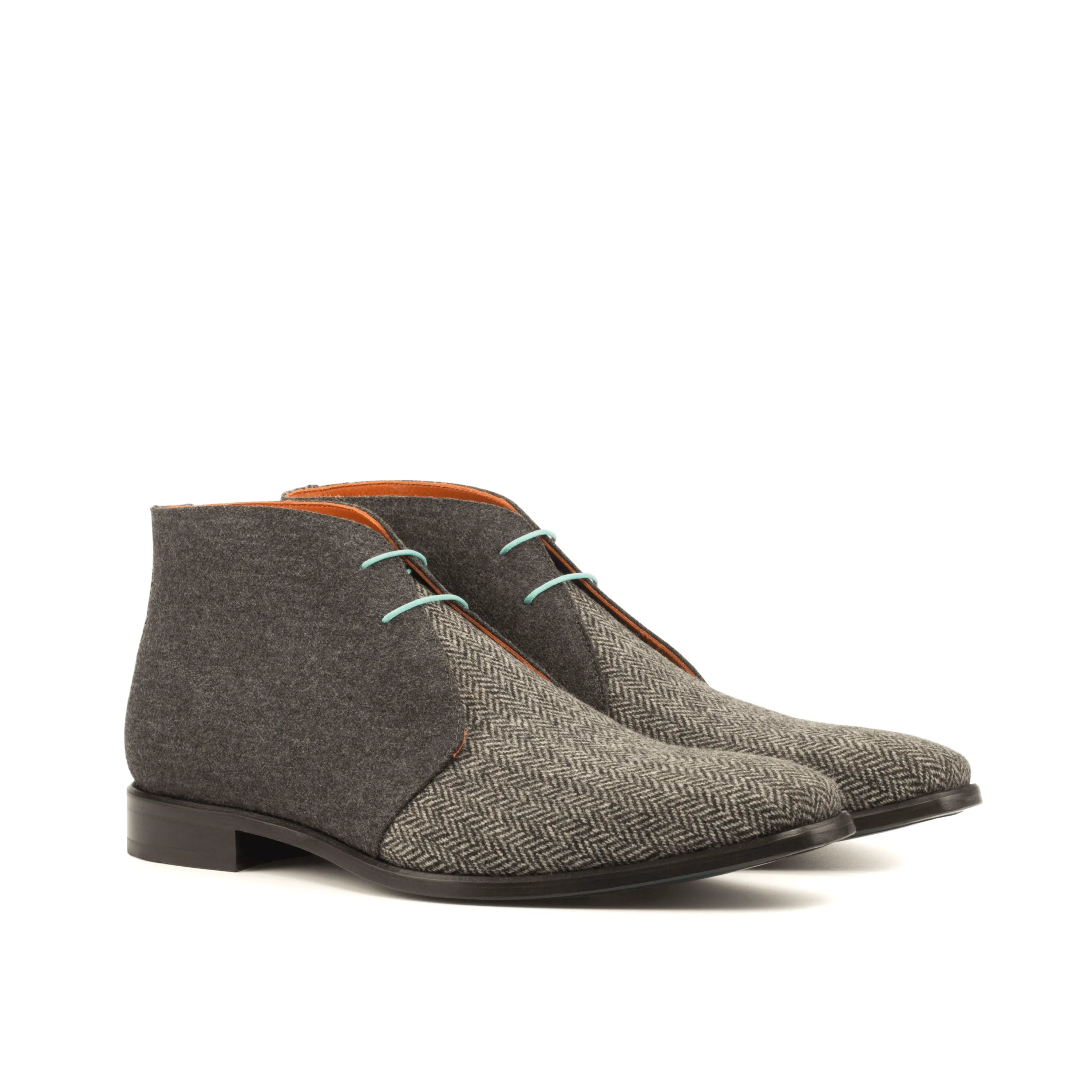 Gray herringbone tweed Anthelym Chukka Boots for stylish and versatile footwear