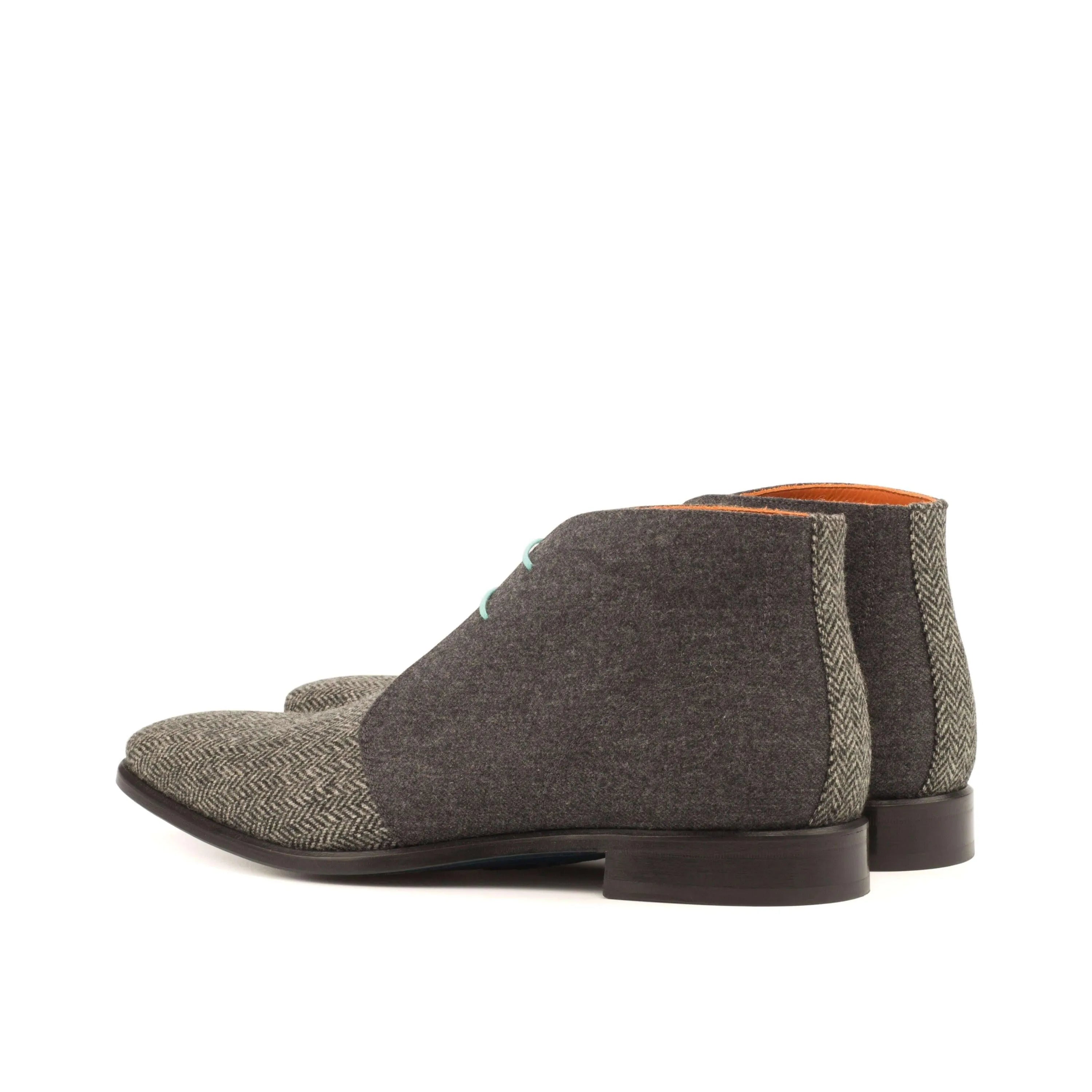 Two-toned tweed Anthelym Chukka boots II featuring stylish ankle design