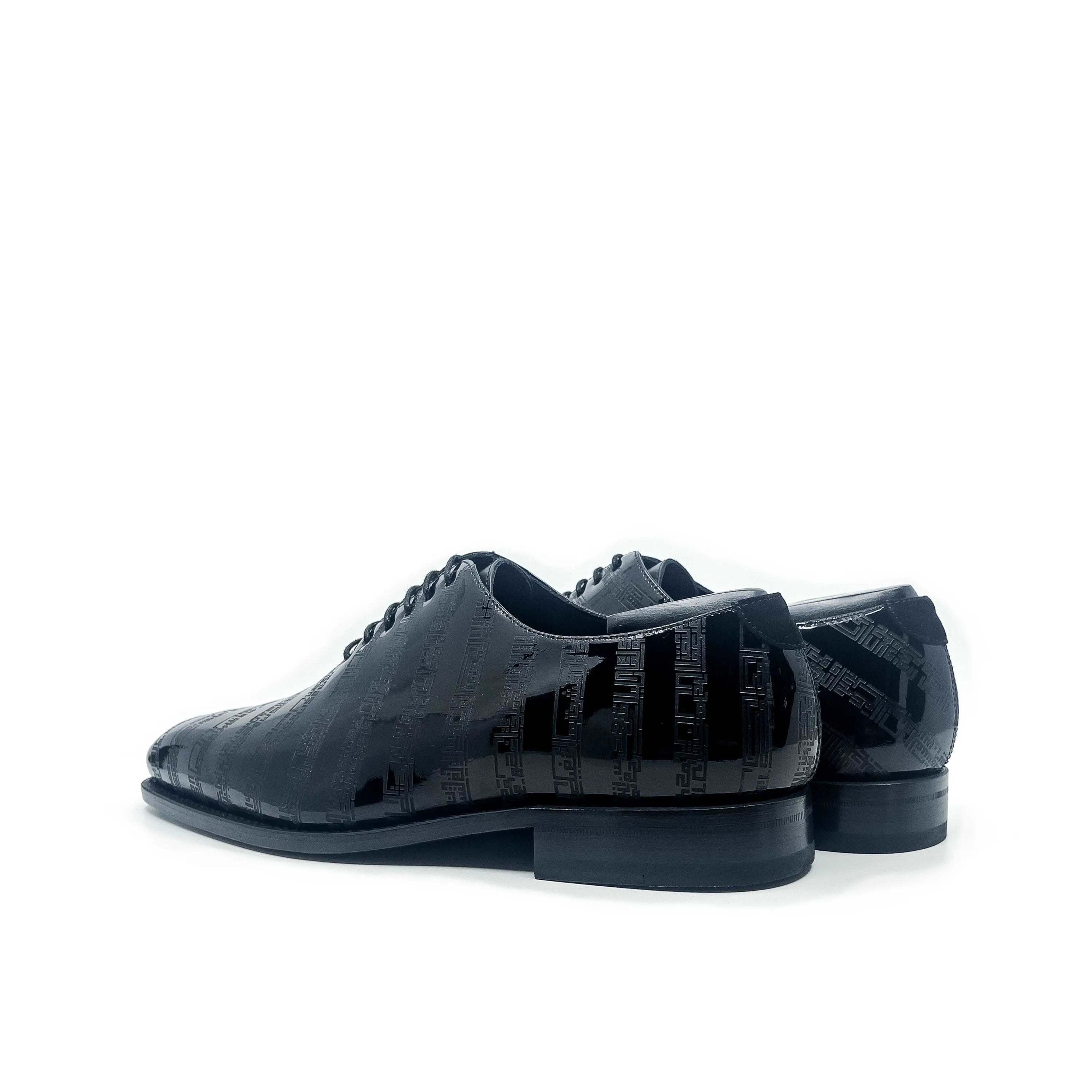Pair of black patent leather luxury bespoke shoes for men, Before The Throne Wholecut