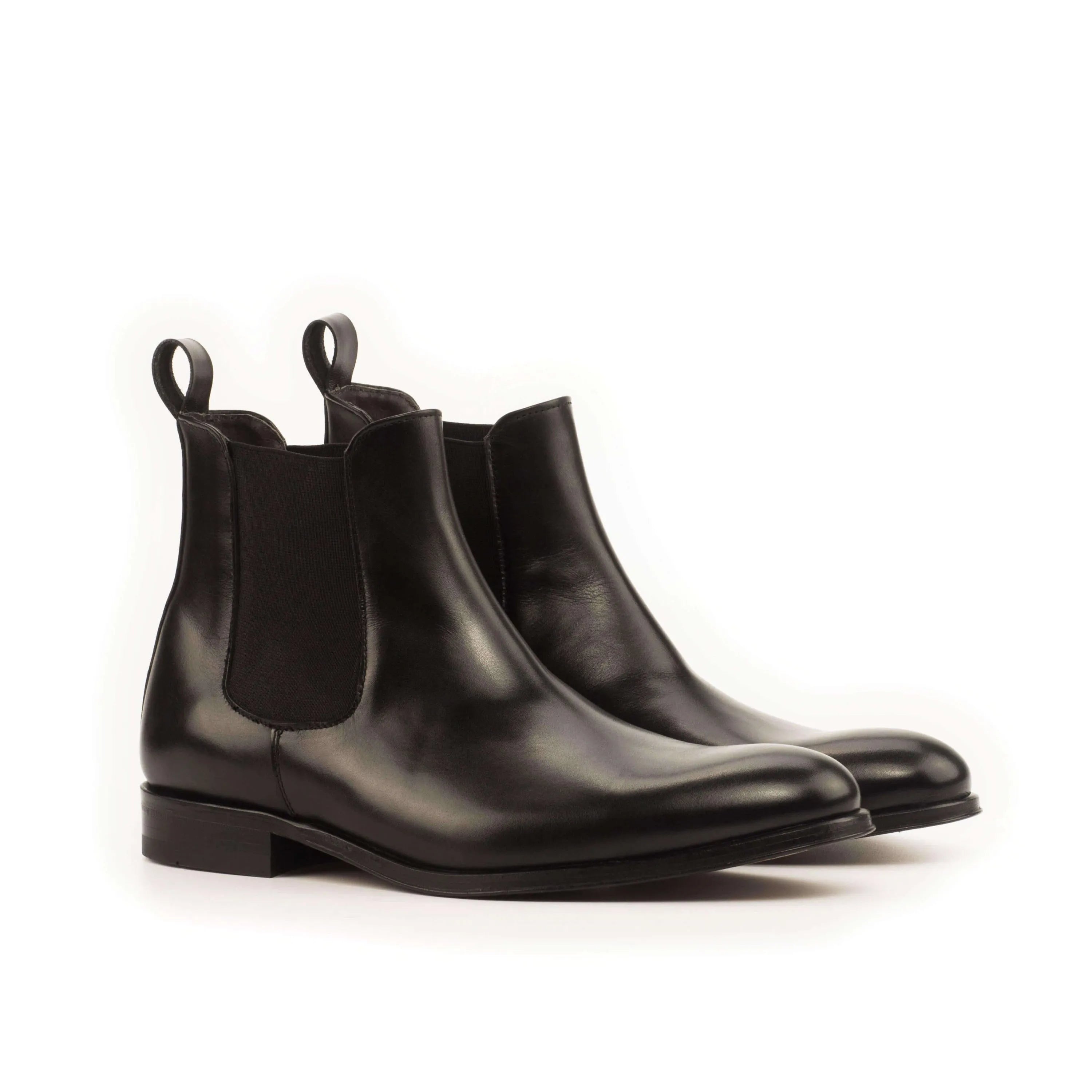 Pair of Chumani Chelsea Boots II in black leather, ideal for stylish footwear