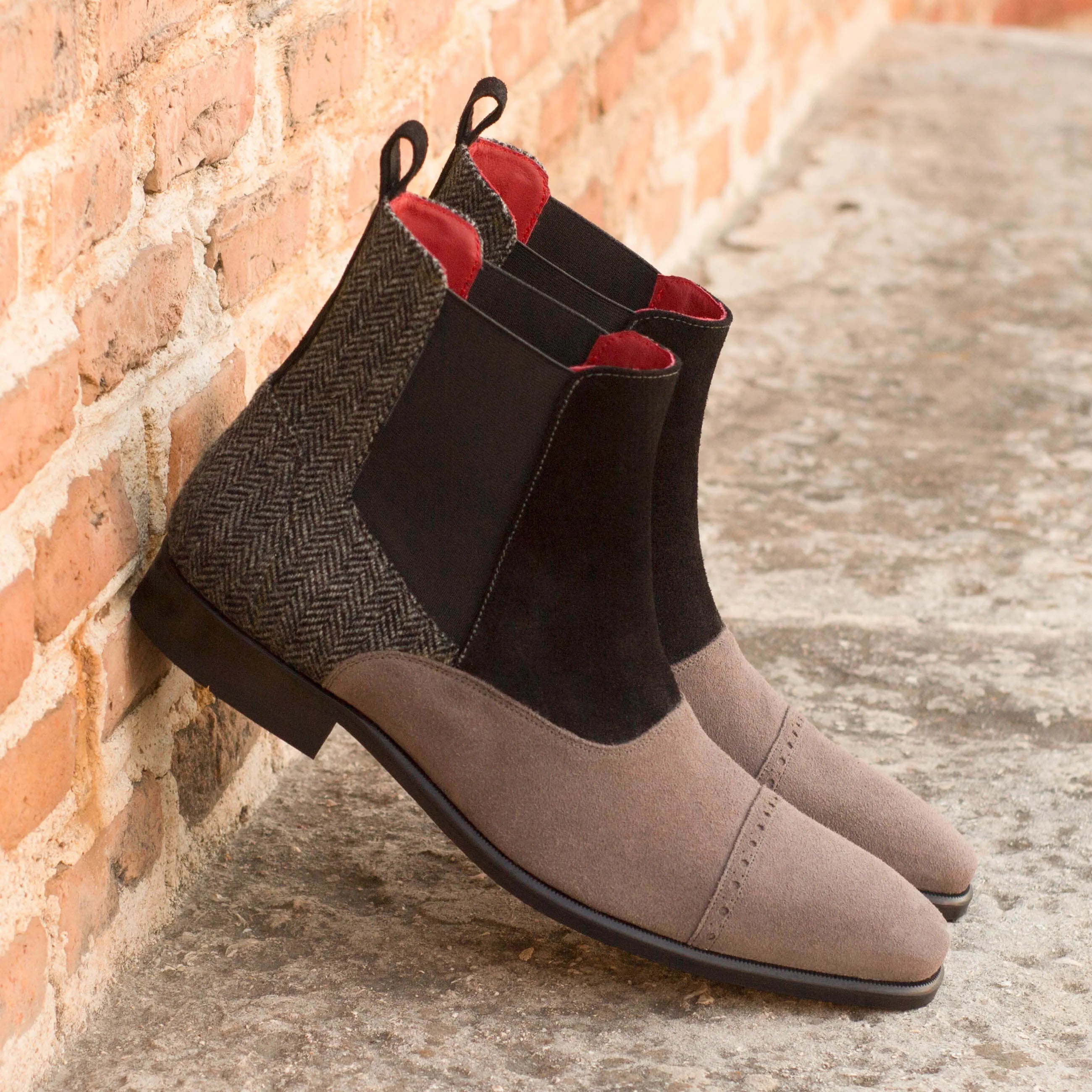 Men’s multi-textured CM20 Chelsea Boots showcasing modern style and versatility