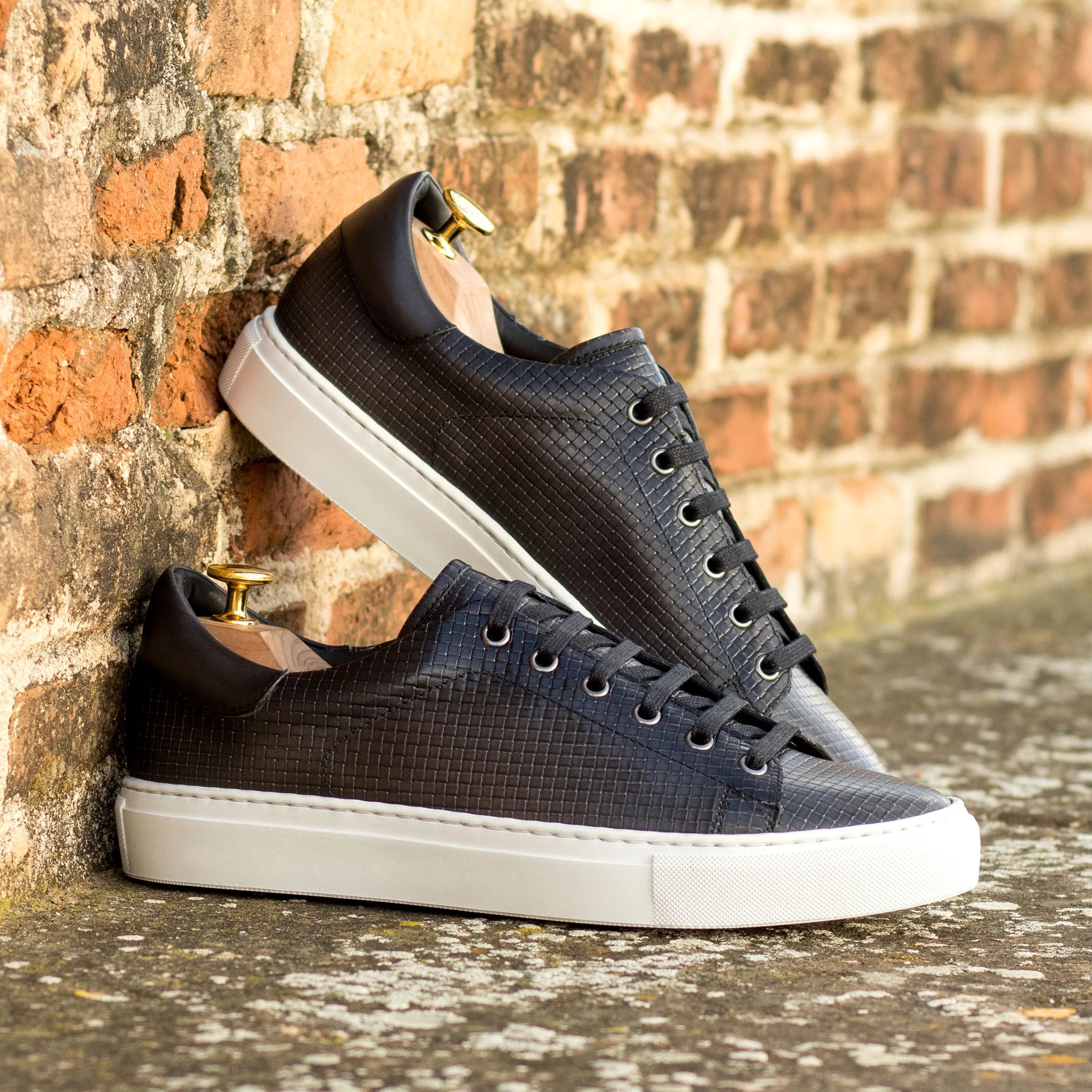 Black leather Corsa Trainer Sneaker with white cupsole for stylish comfort and durability