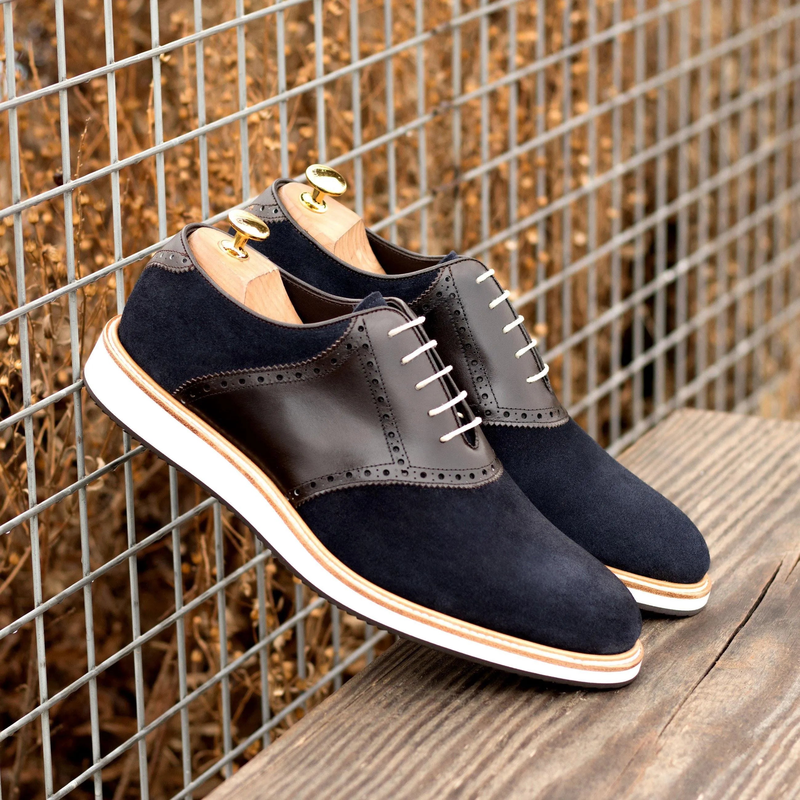 Stylish blue suede and leather D49 Saddle Shoes II for a fashionable look
