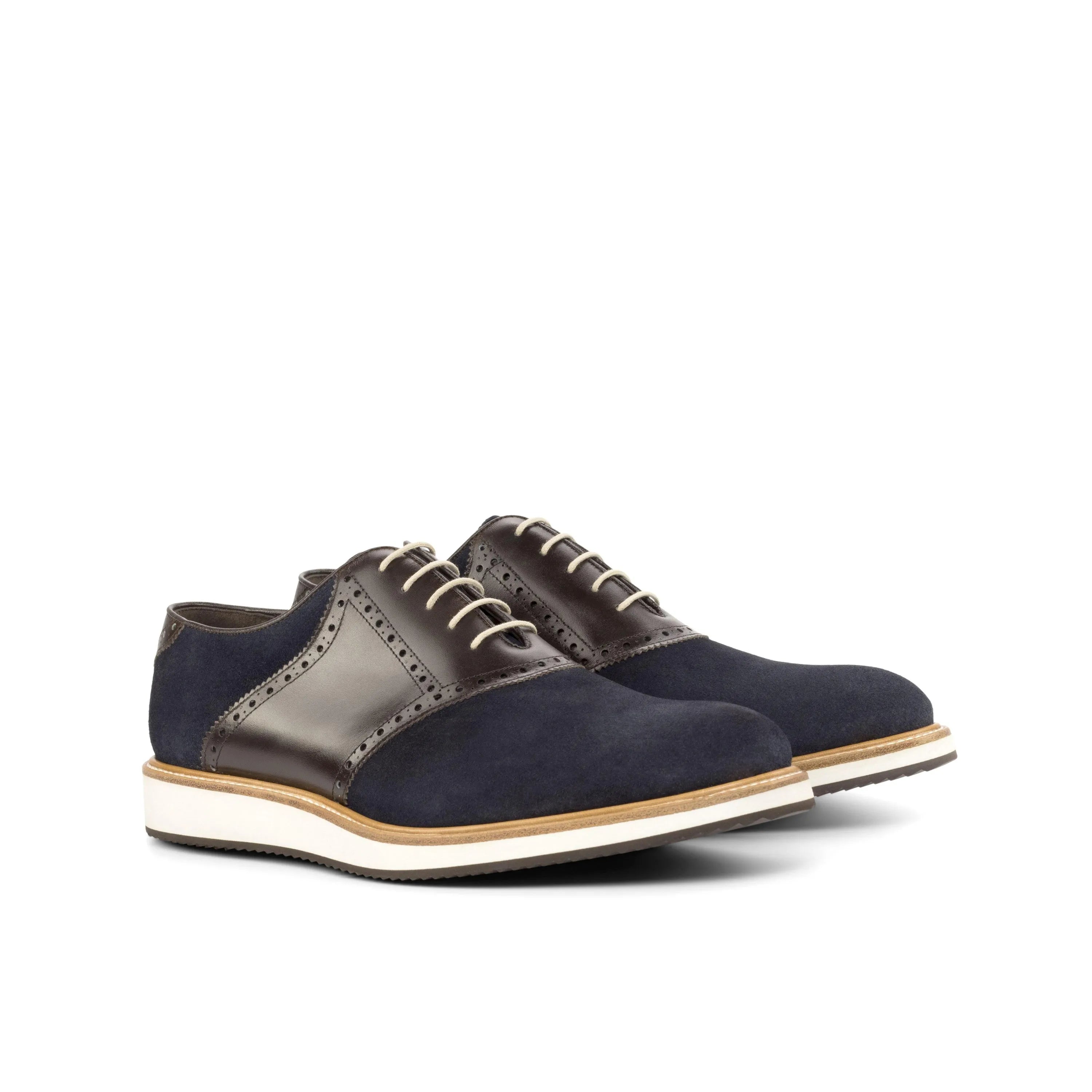 Two-tone leather and suede D49 Saddle shoes showcasing stylish craftsmanship