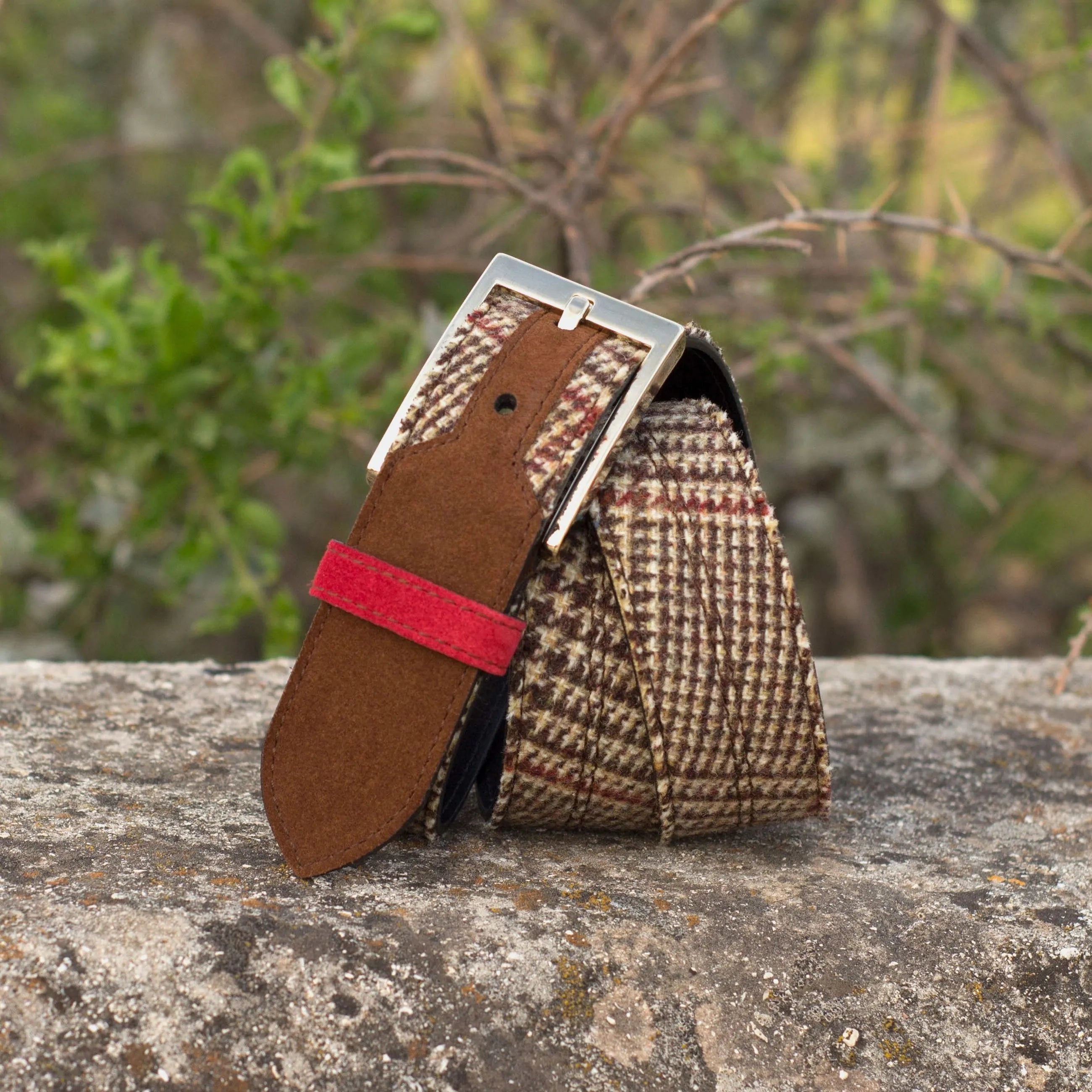 Houndstooth and suede D90 Marseille Belt showcasing stylish design and sophistication