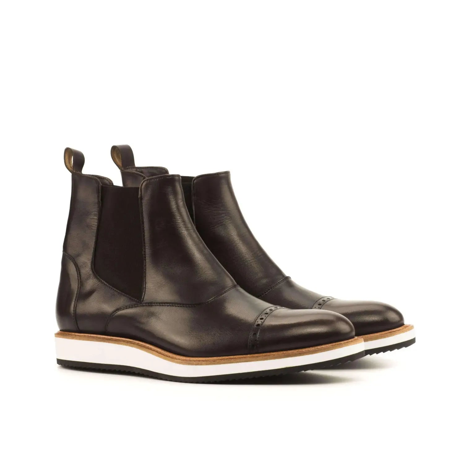 Elegant dark brown leather Choovio Chelsea boots with white and tan rubber sole in bespoke tailoring appreciation