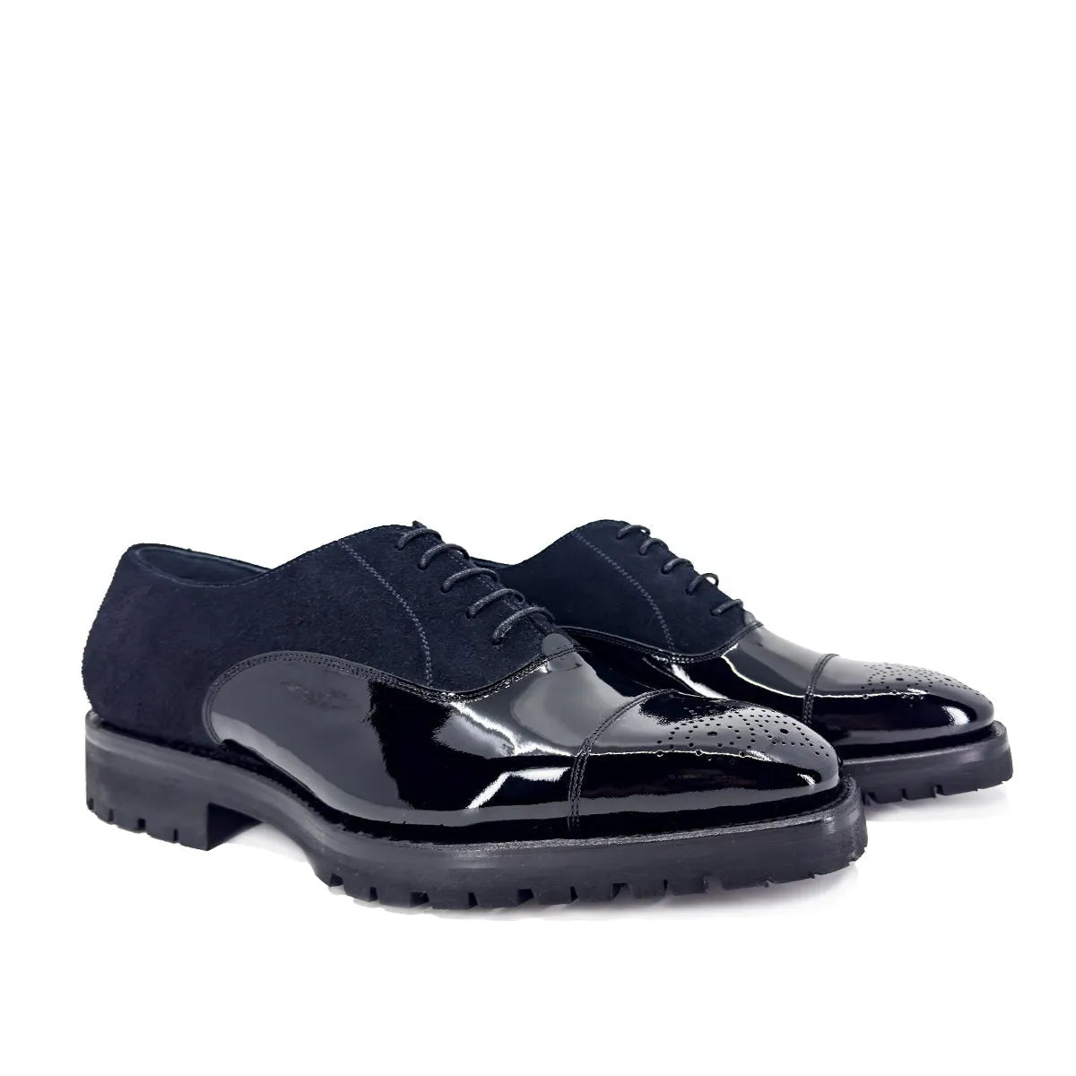 Denver Oxford Shoes II featuring elegant black patent leather and suede design