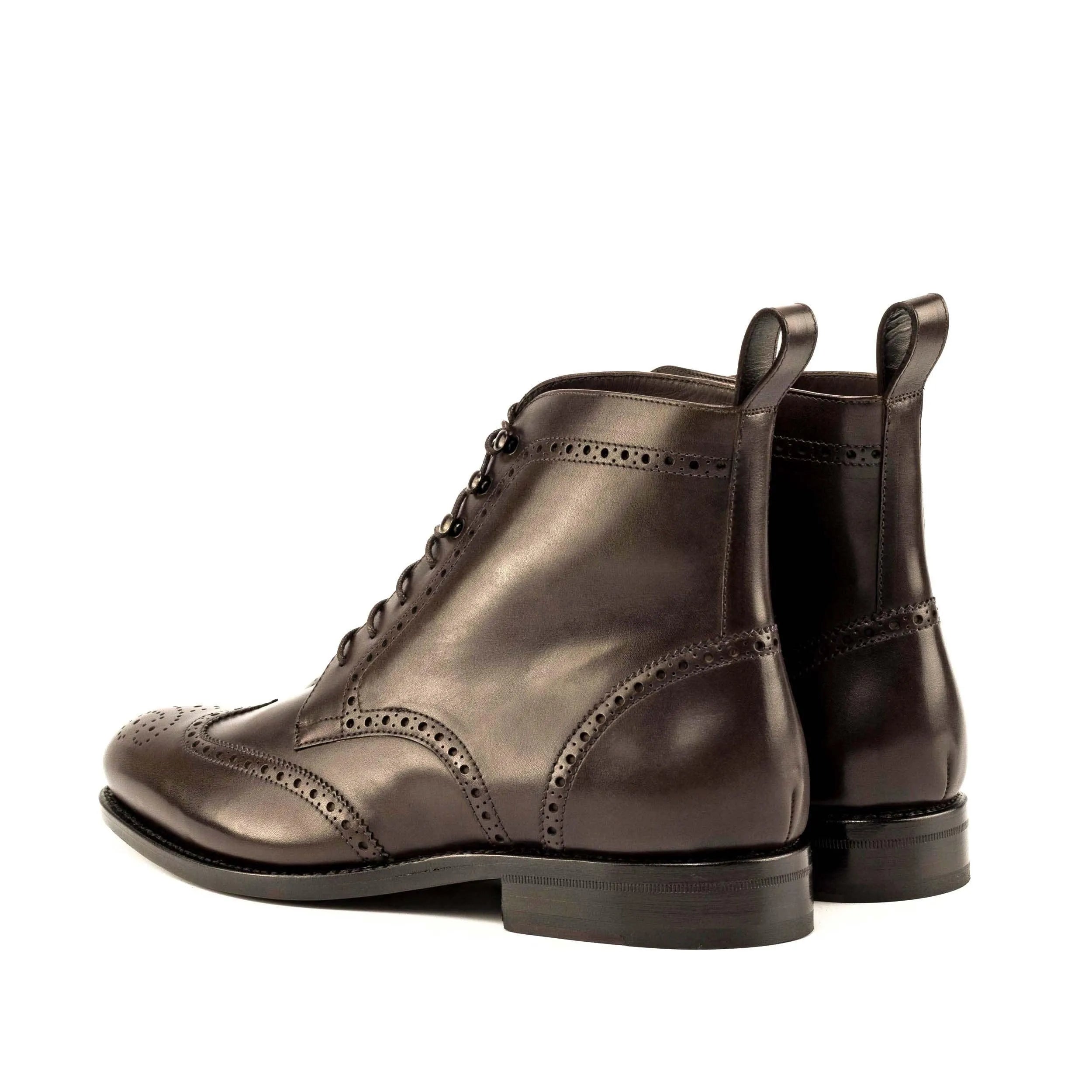 Brown leather Devin Military Brogue Boots II showcasing classic style and craftsmanship