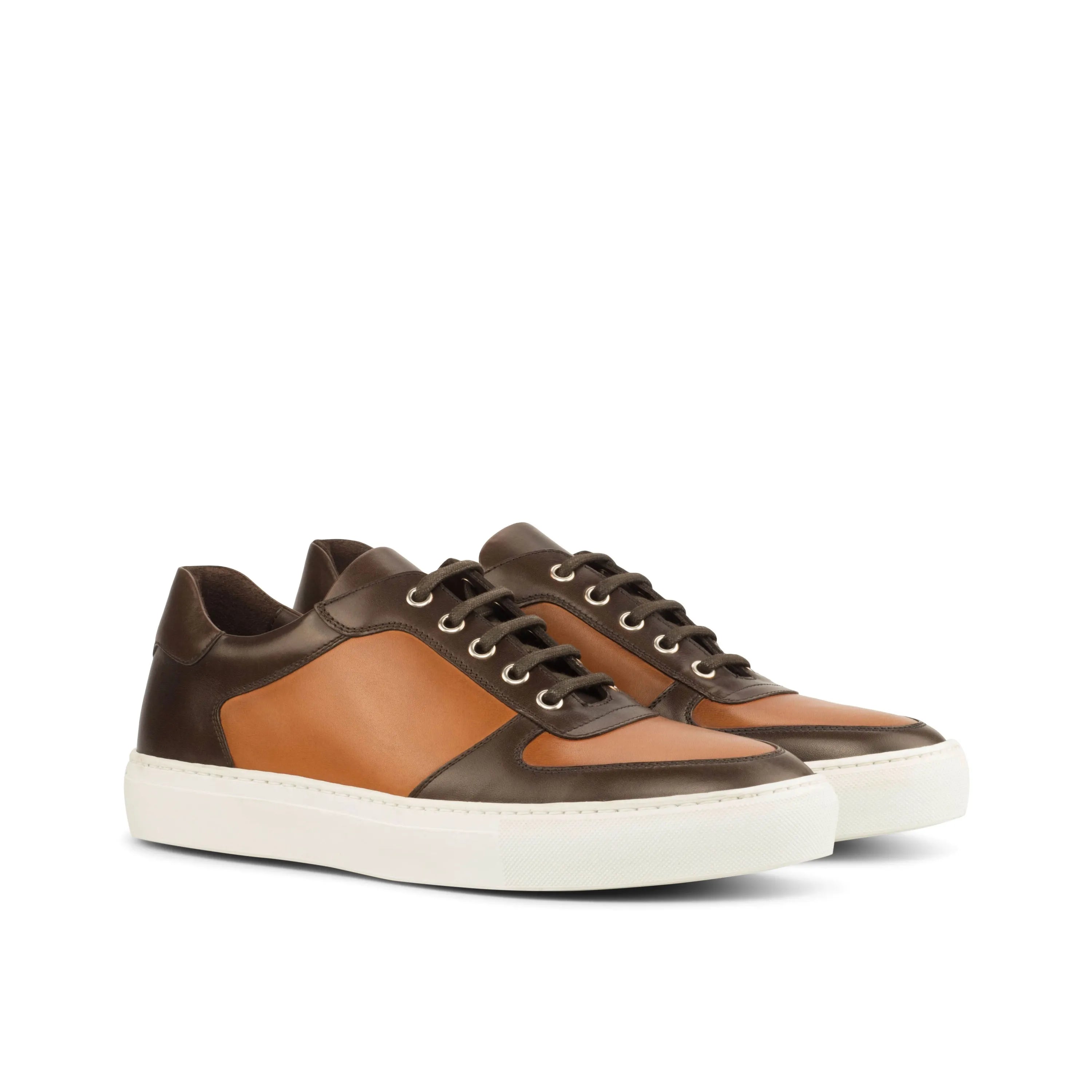 Two-toned FG39 Low Top Sneaker in painted calf leather, a stylish trainer sneaker