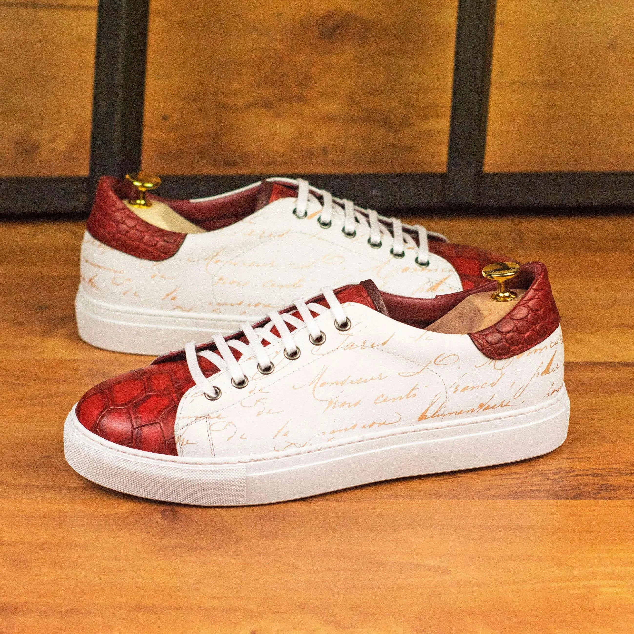 White leather G59 Trainer Sneakers II with red accents, perfect for stylish comfort