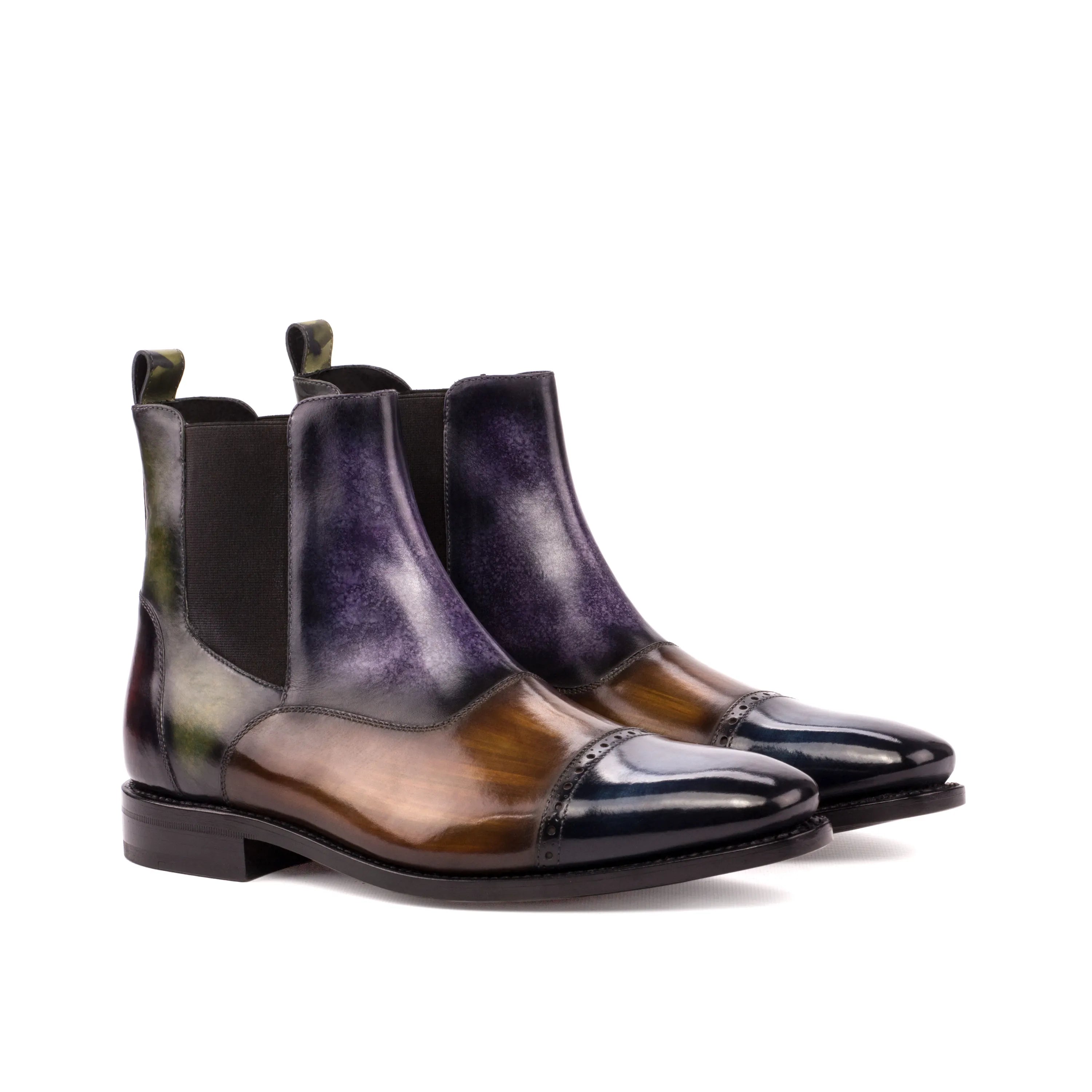 Two-toned leather Glaucia Chelsea Boots with crust patina finish for a stylish look